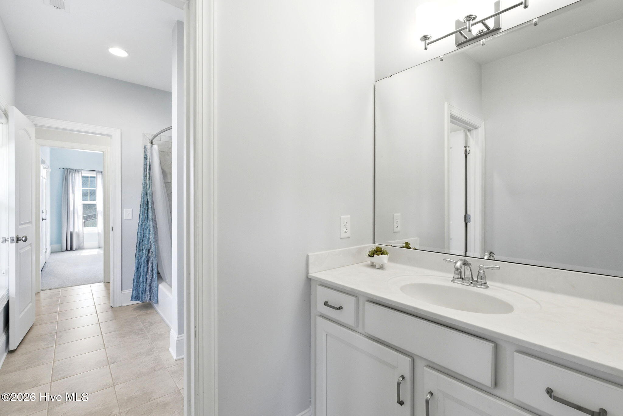 100566822 | Photo 41