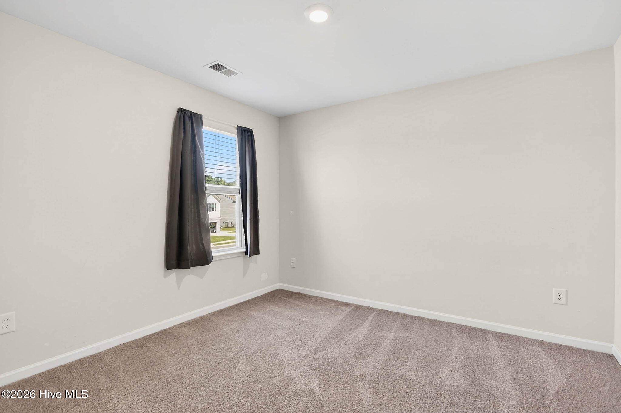 100564193 | Photo 35