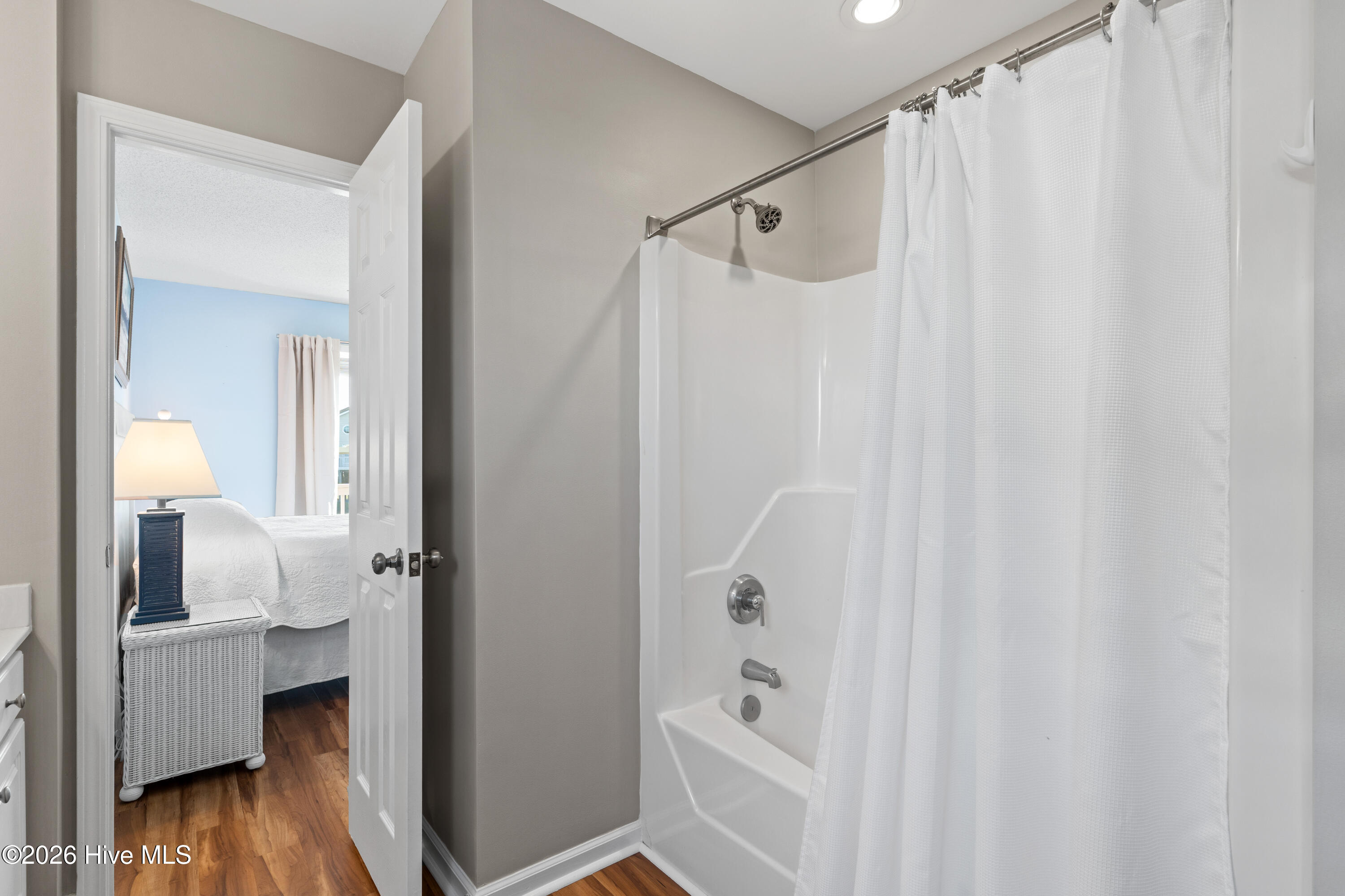 100560754 | Photo 44