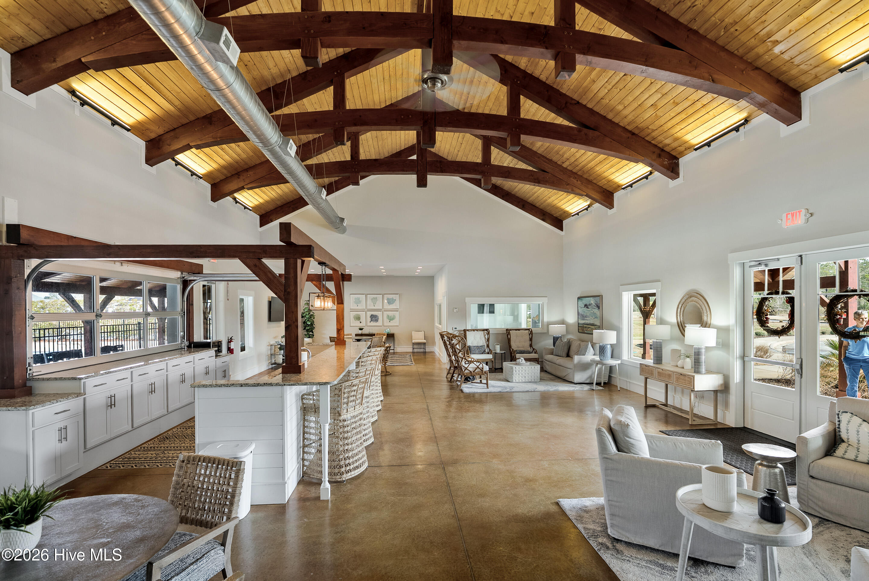 100559737 | Photo 46