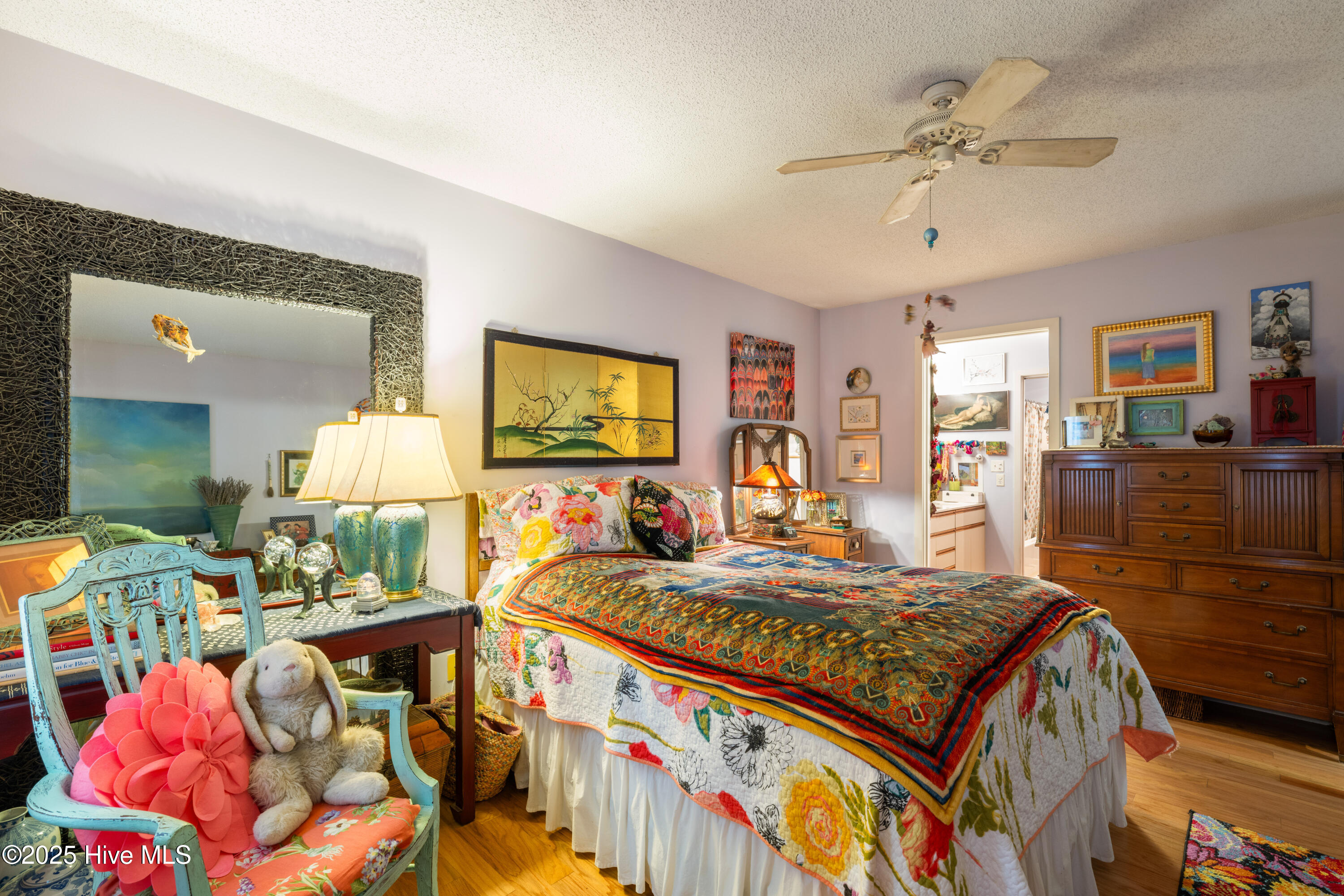 100543776 | Photo 40