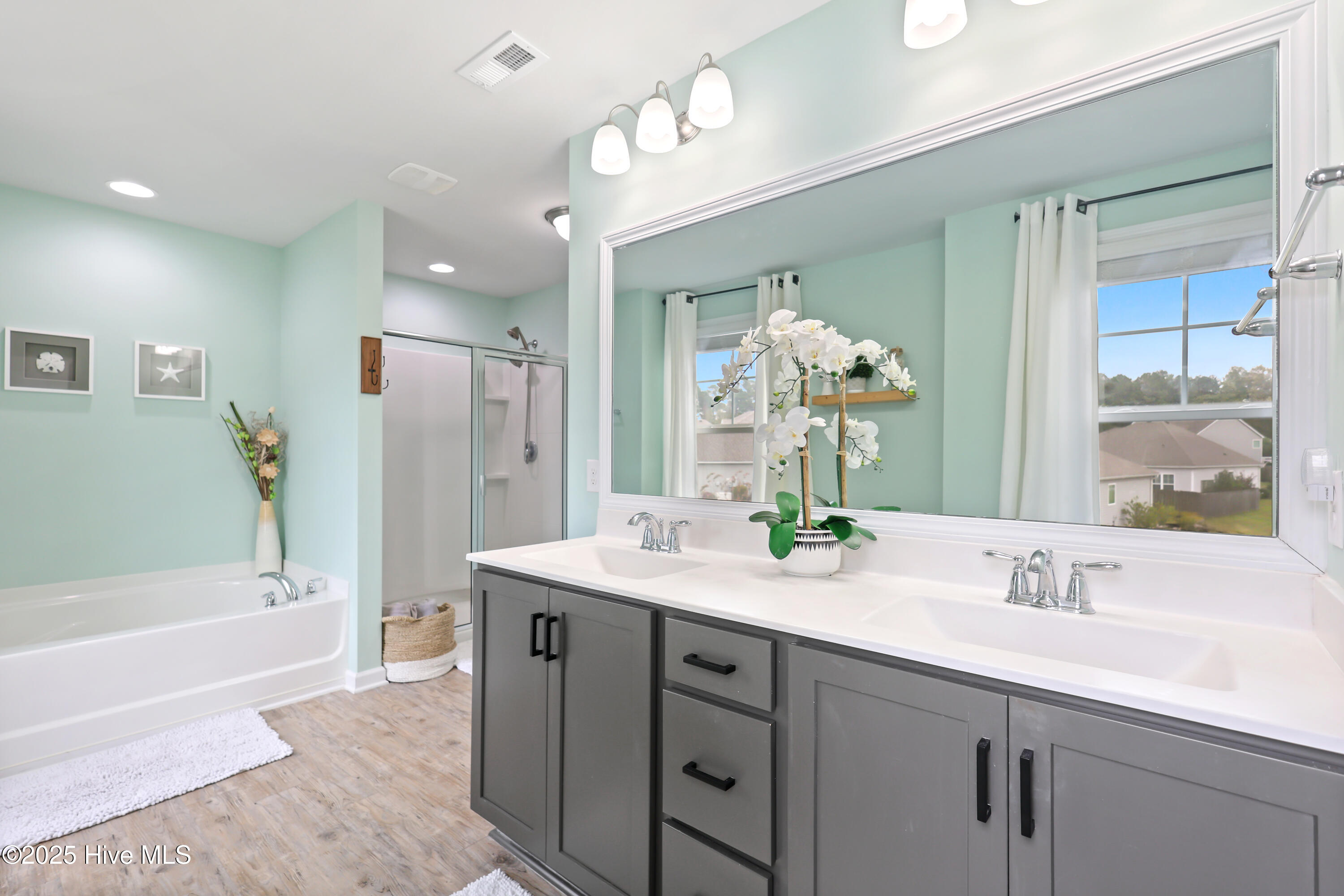 100539239 | Photo 22