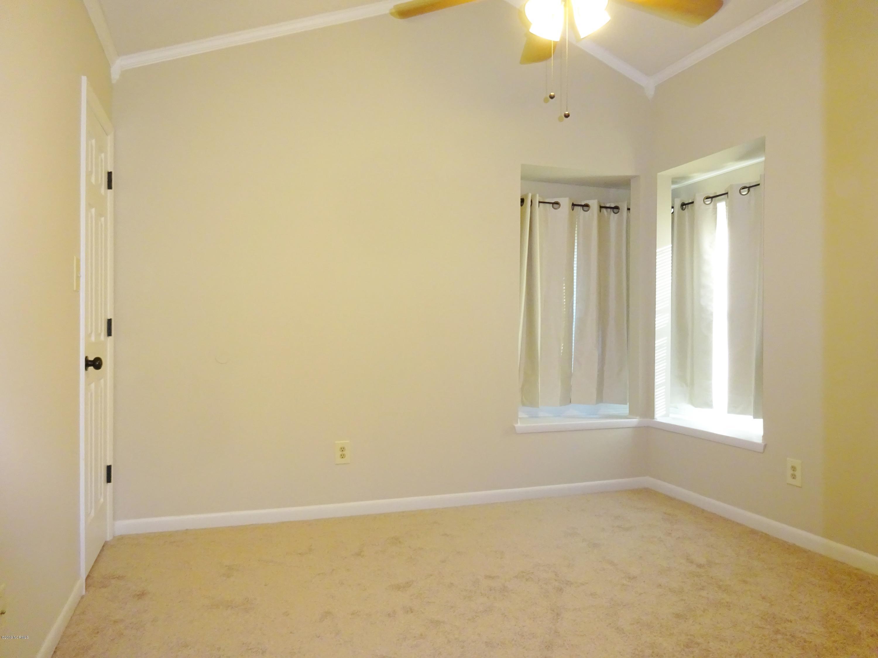 100560130 | Photo 14