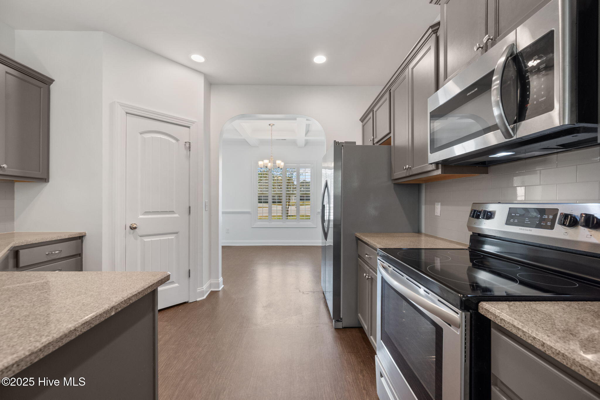 100538964 | Photo 13