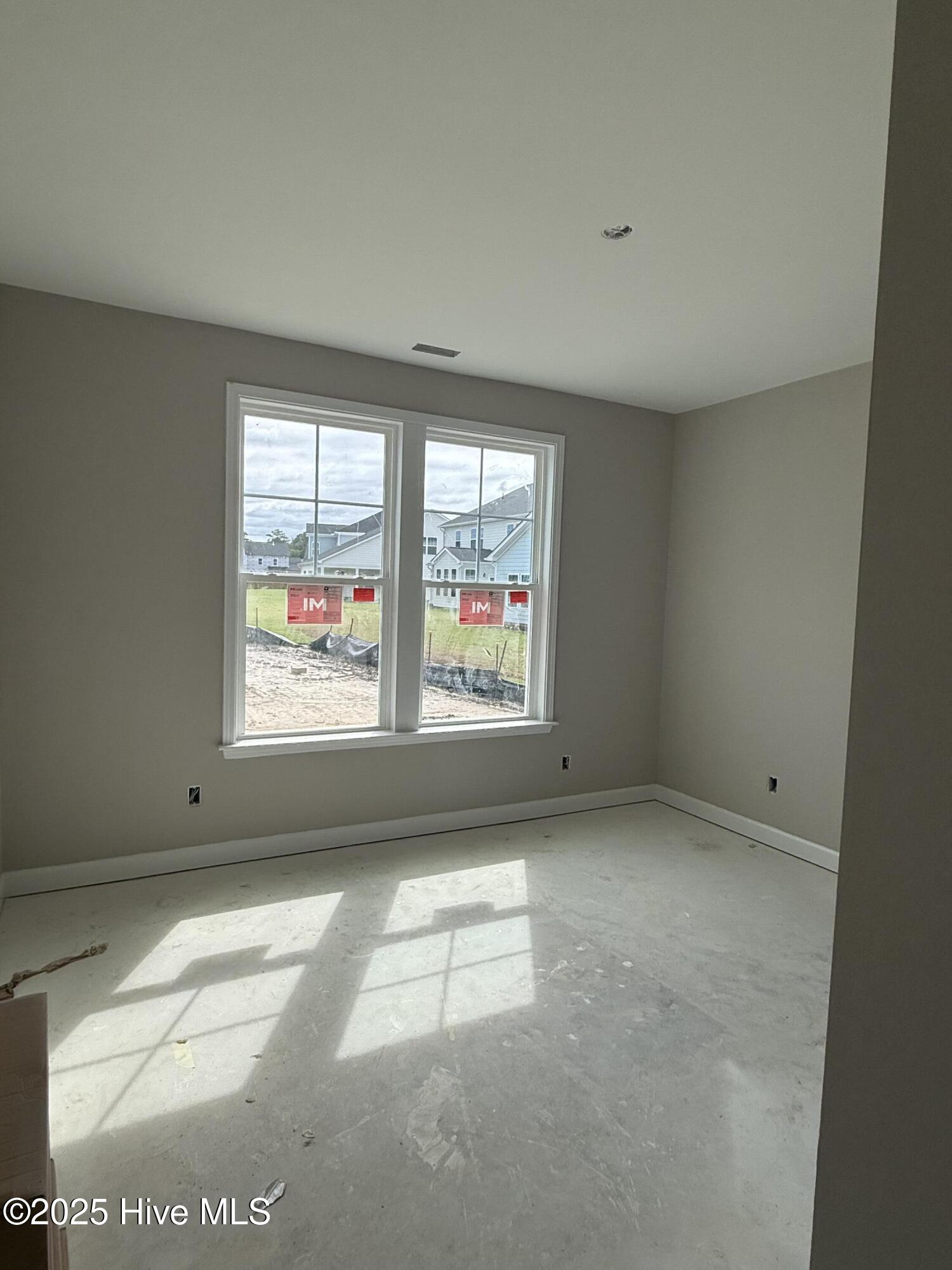 100527182 | Photo 12