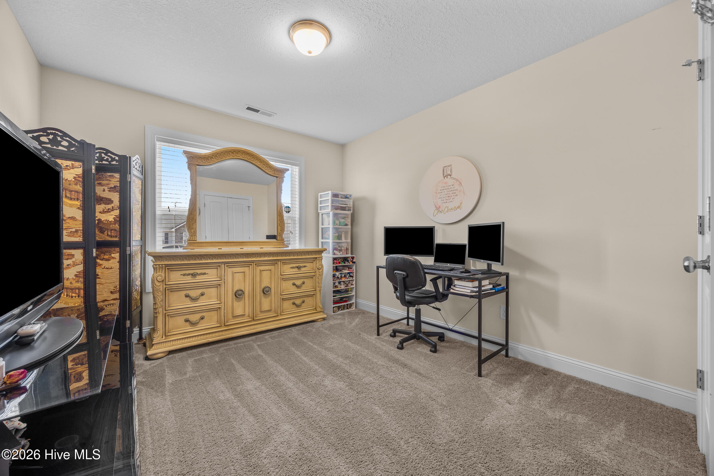 100567416 | Photo 19