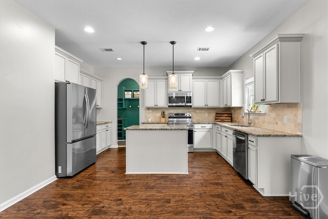 95 Flemington Oaks Drive, Hinesville, GA 31313 Listing Photo  11
