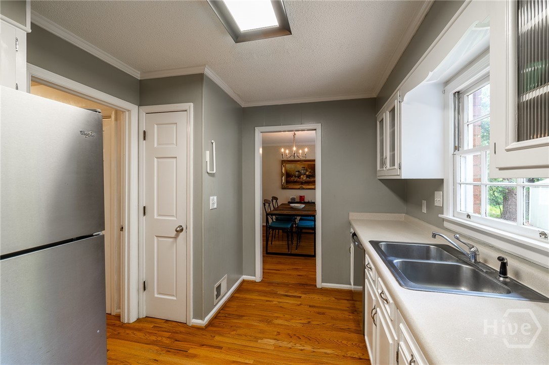 140 Rollingwood Drive