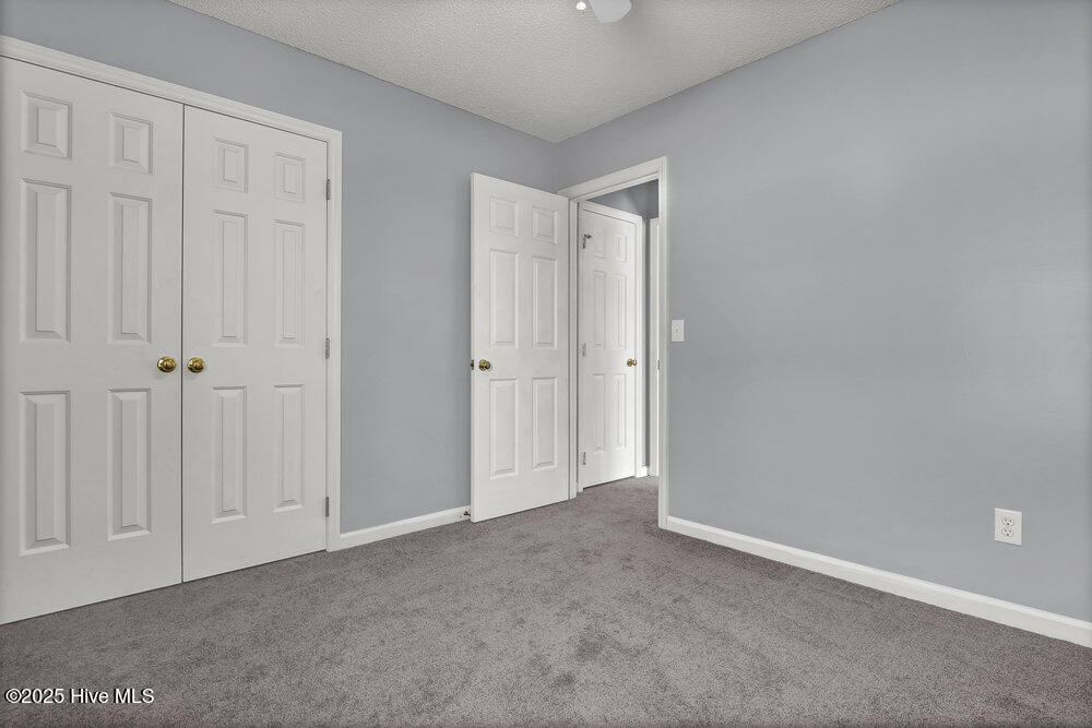 100544228 | Photo 23