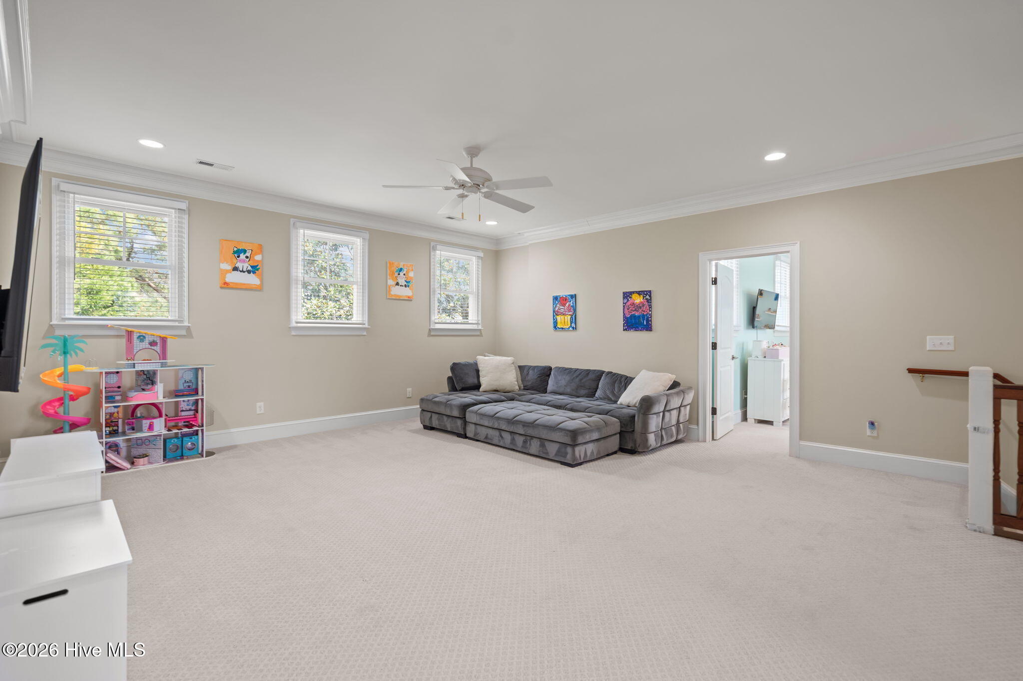 100561937 | Photo 57