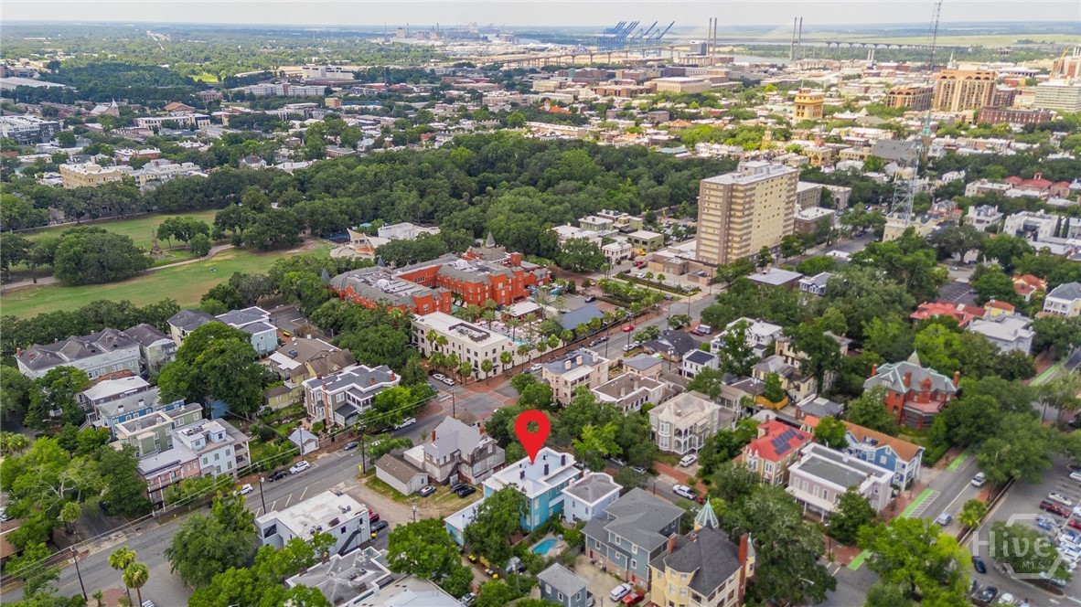 207 E Gwinnett located in the Heart of Savannah's Historic District