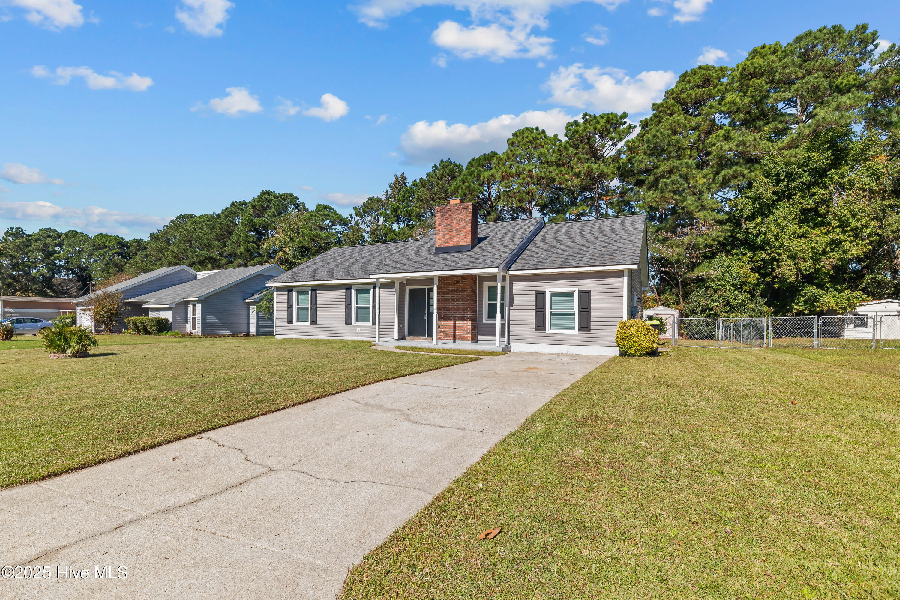 2007 Hunters Ridge Drive, Midway Park, NC 28544 – photo 4: 4