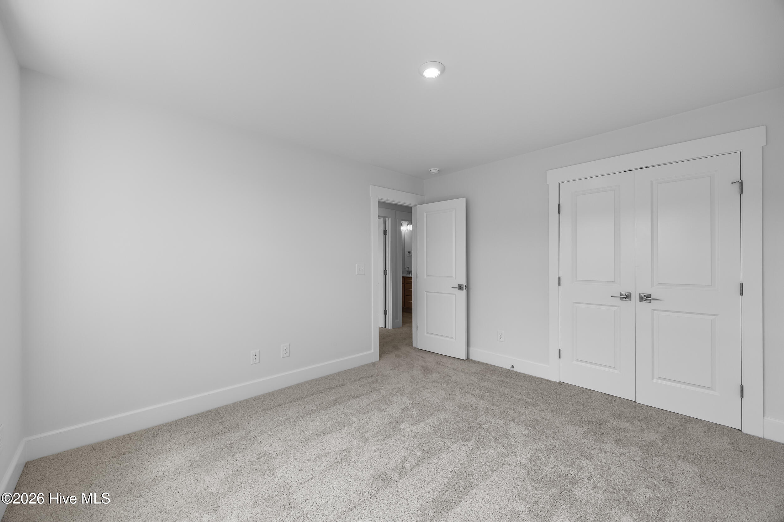 100523134 | Photo 41