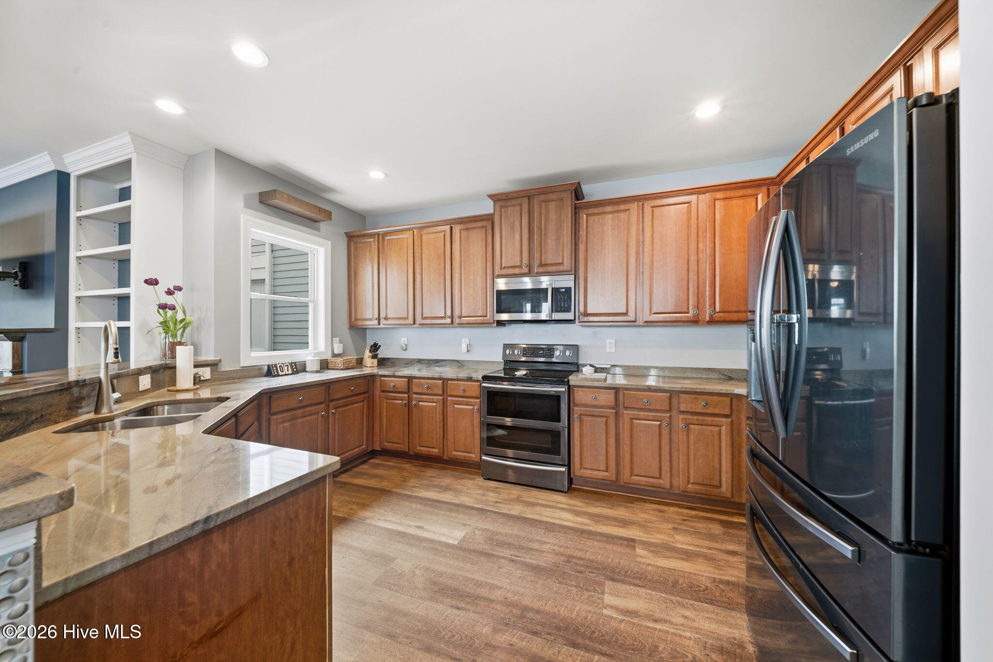 100566136 | Photo 24