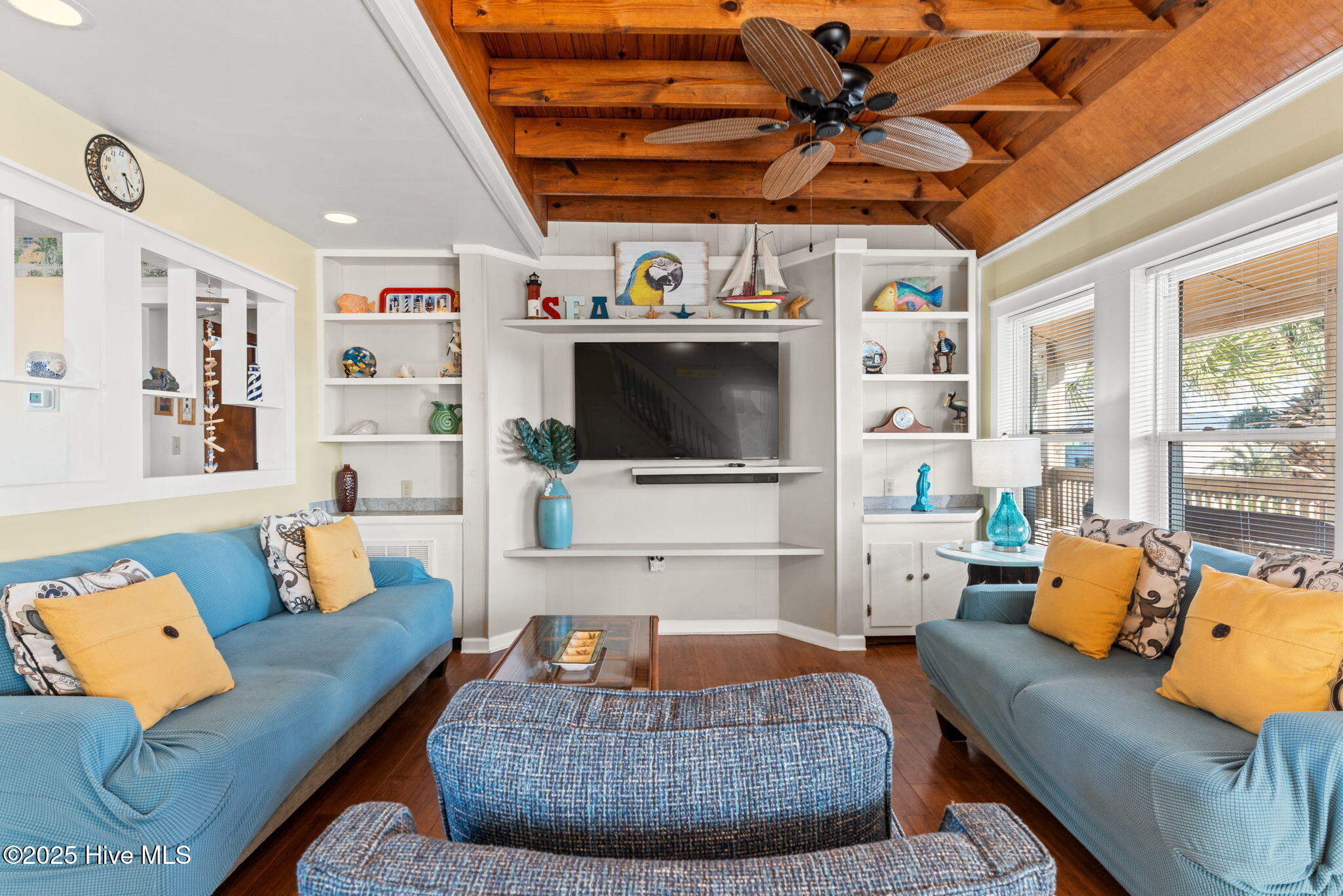 100540487 | Photo 45