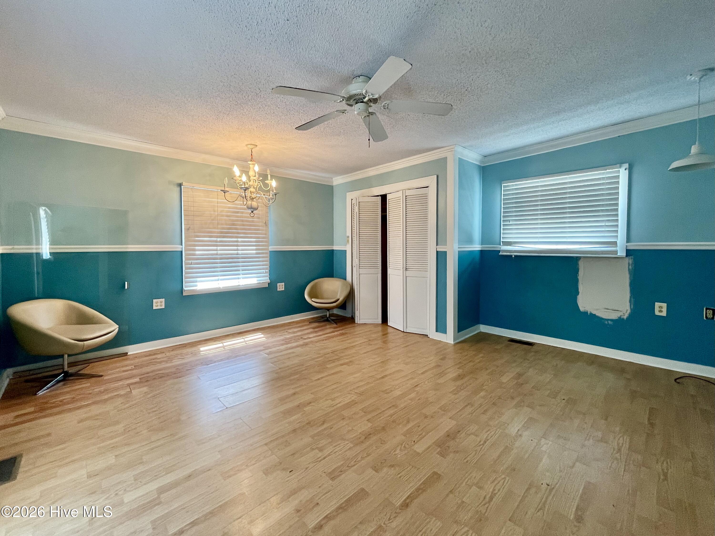 100569888 | Photo 34