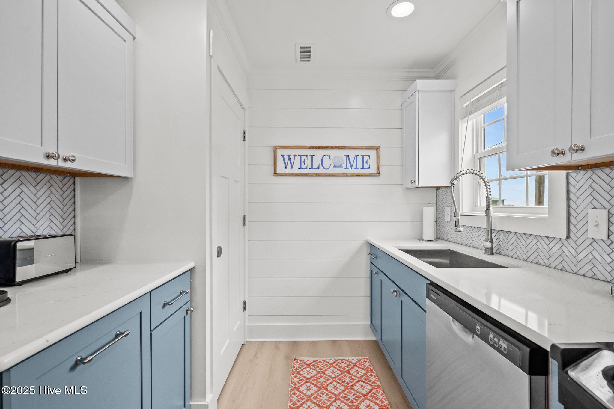 100525706 | Photo 12