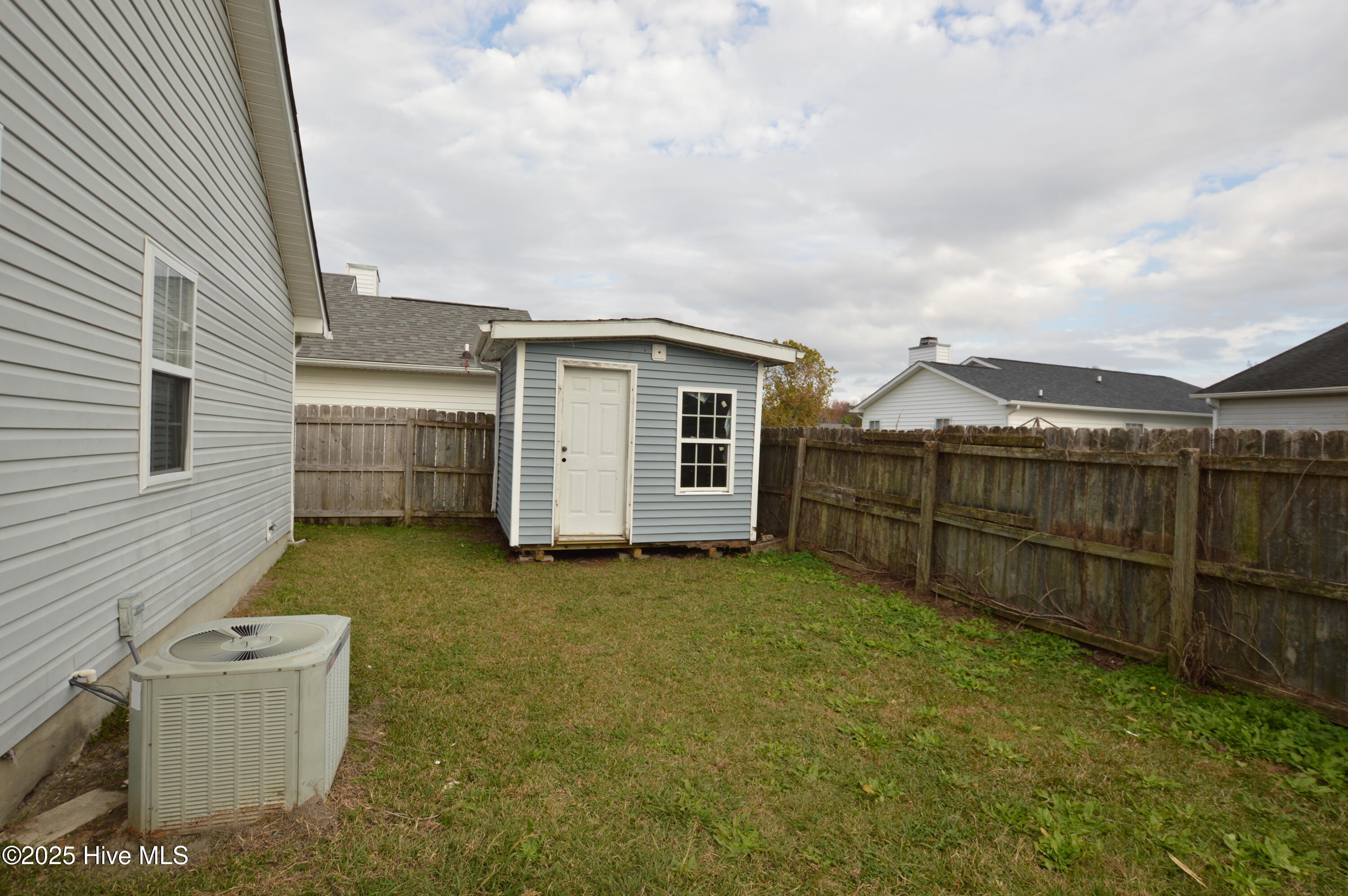 100545800 | Photo 14