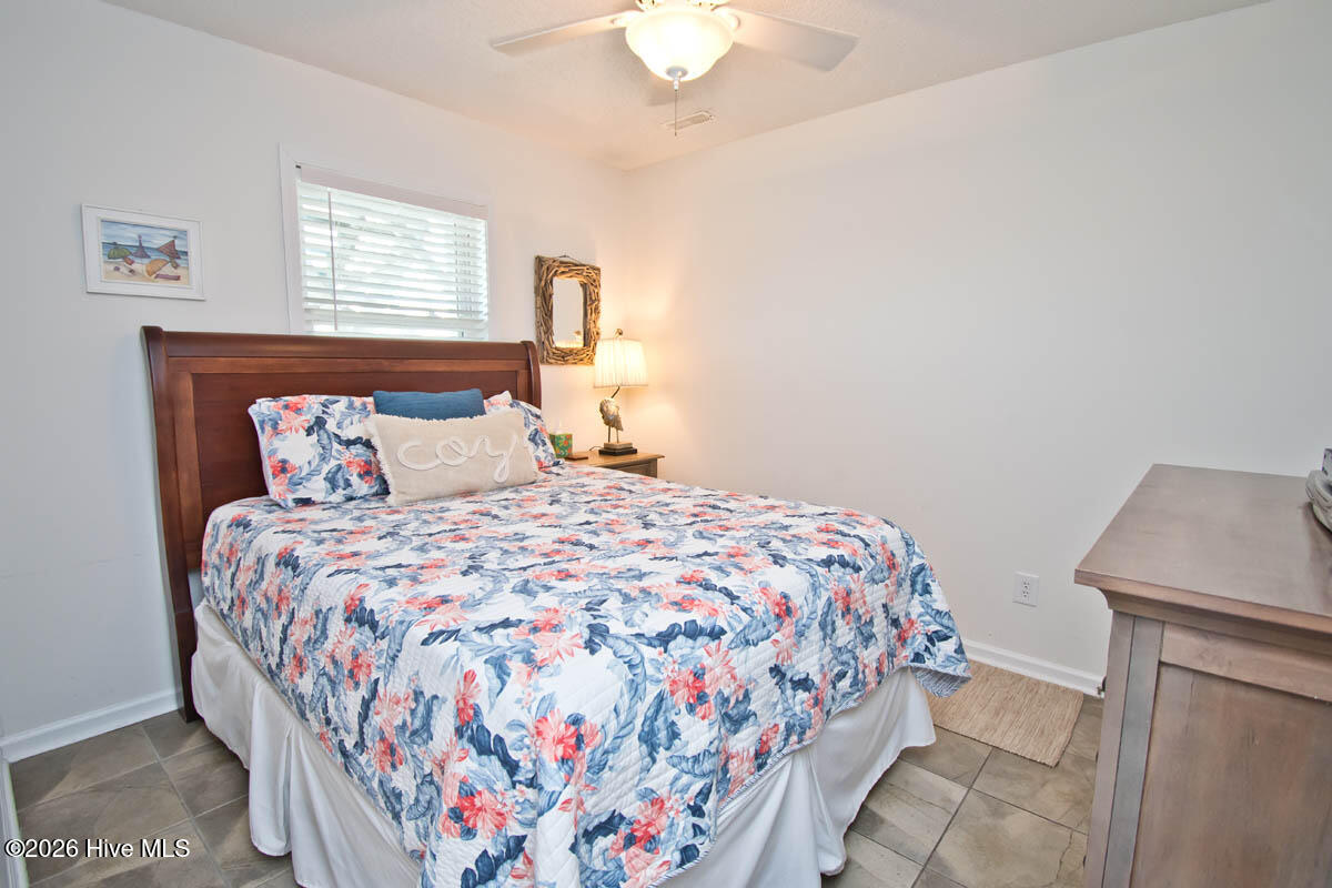 100560265 | Photo 21