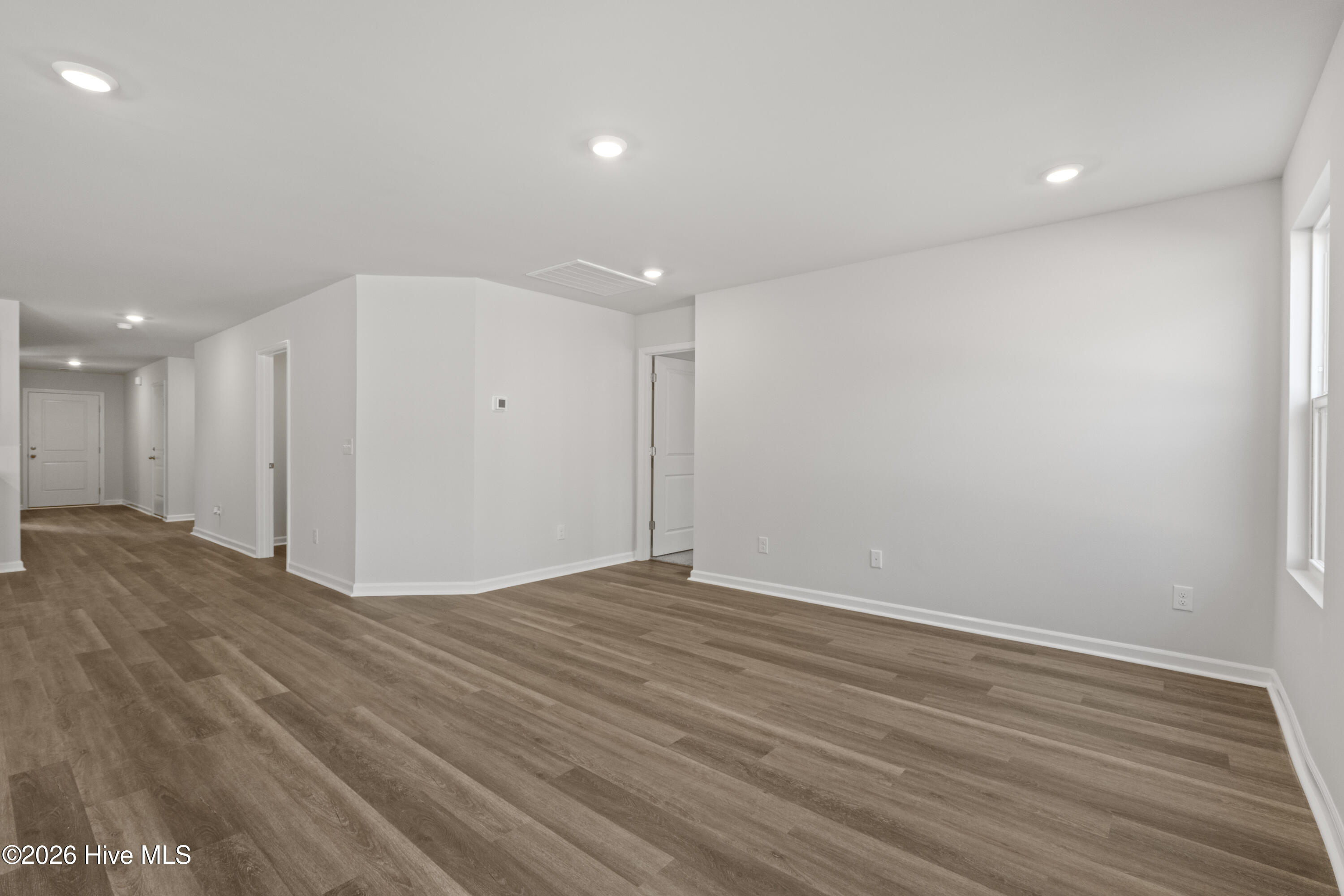 100552114 | Photo 21