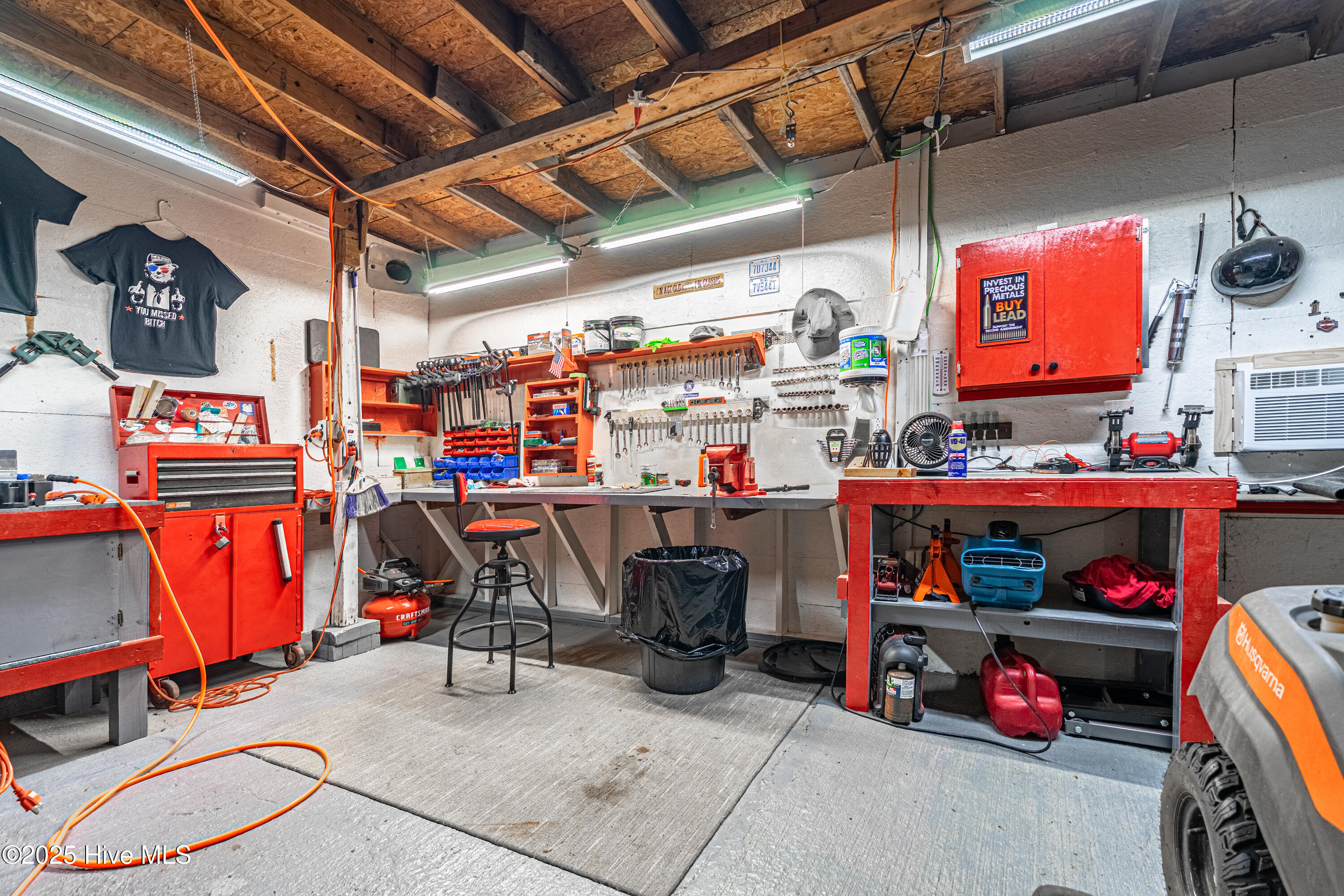 100541983 | Photo 35