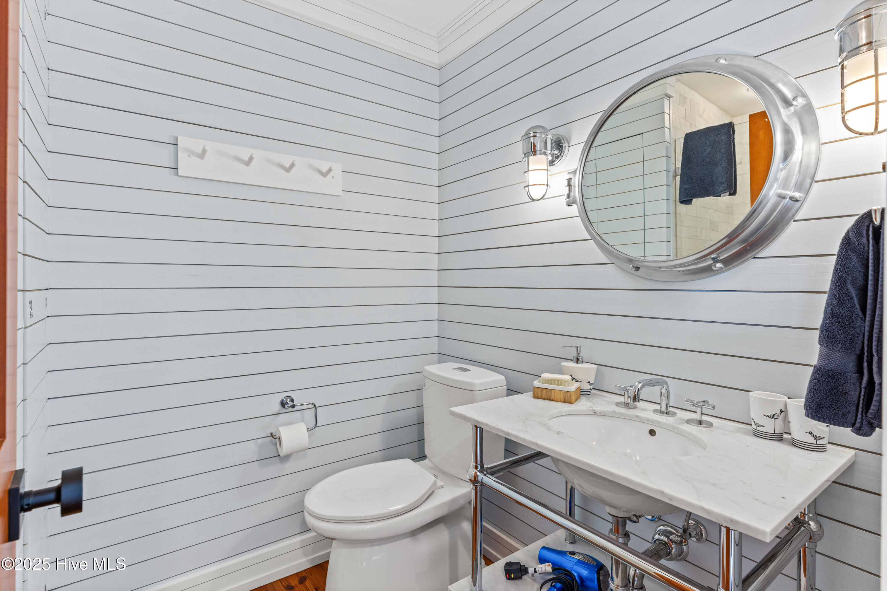 100523533 | Photo 19