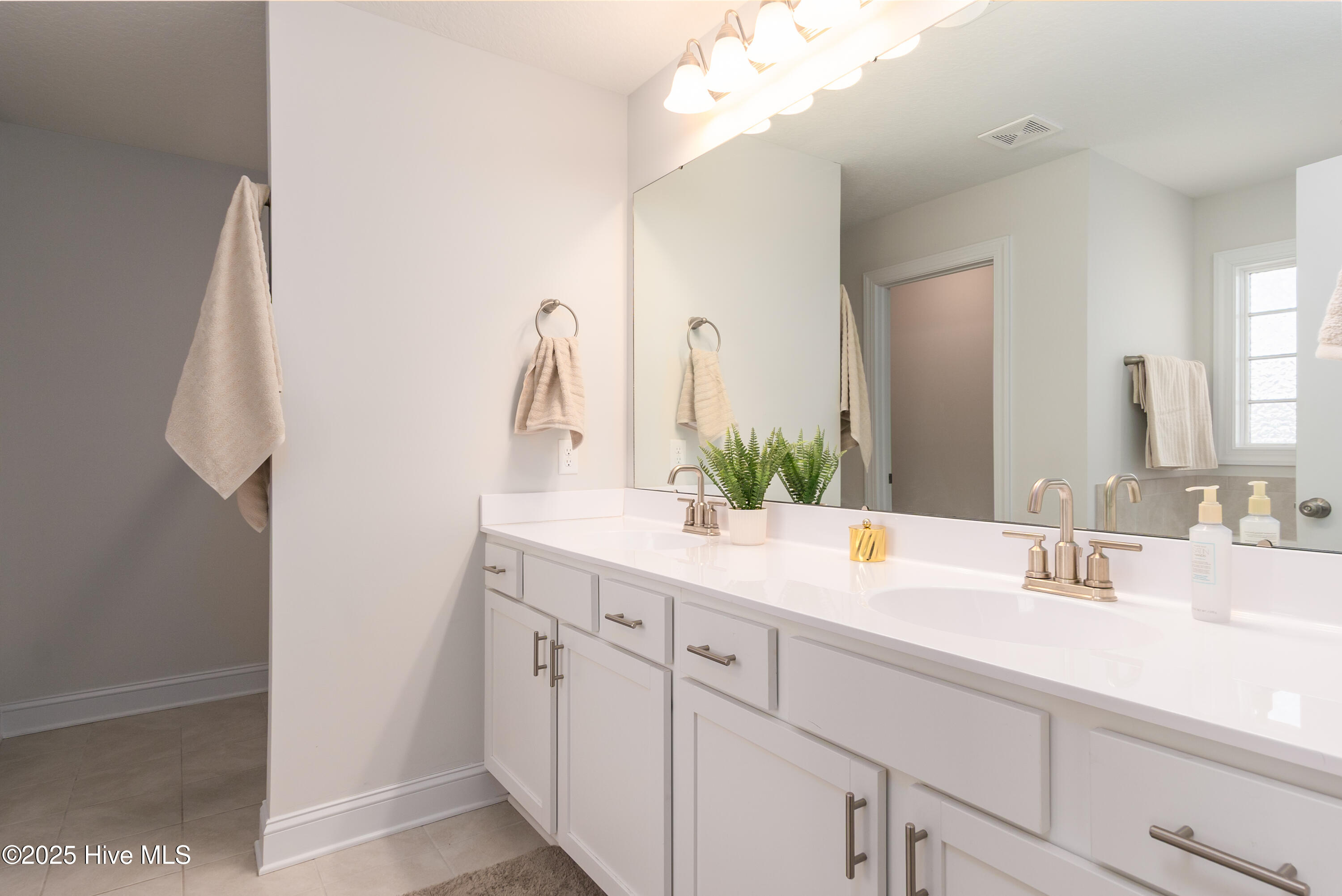 100502519 | Photo 22