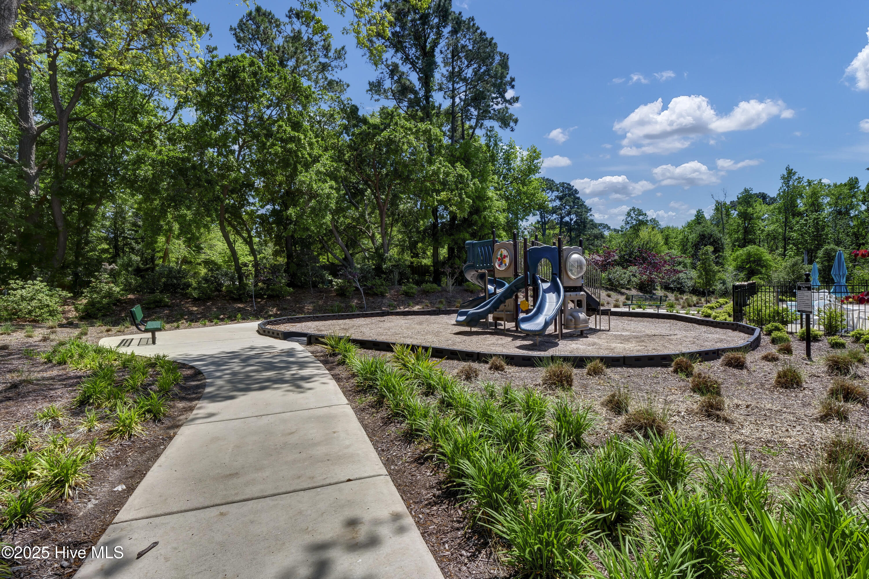 100532723 | Photo 27