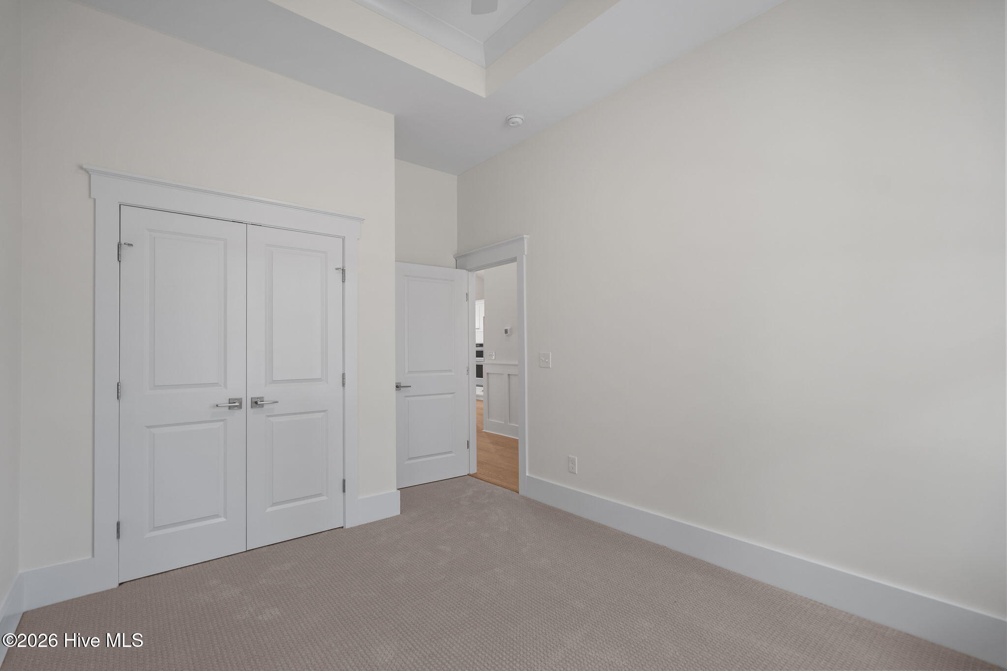 100564370 | Photo 30