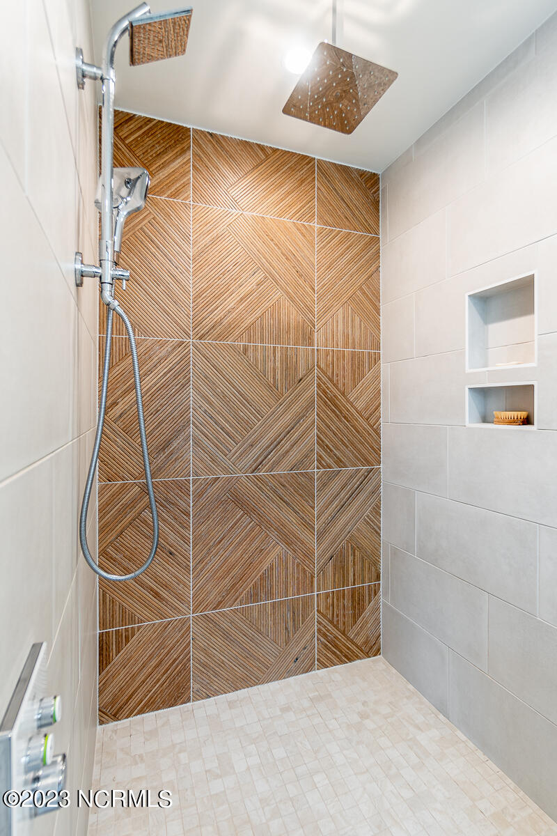 100552304 | Photo 29