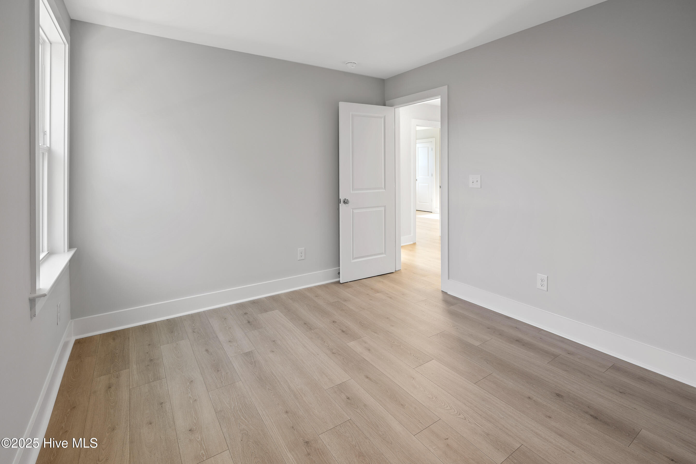 100545390 | Photo 27