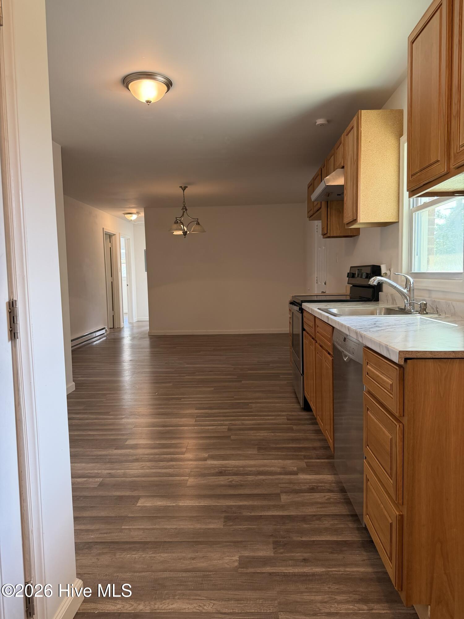 100565098 | Photo 21