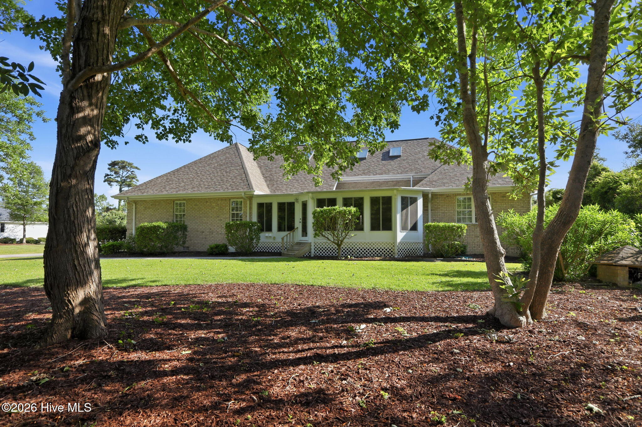 411 Oakmont 