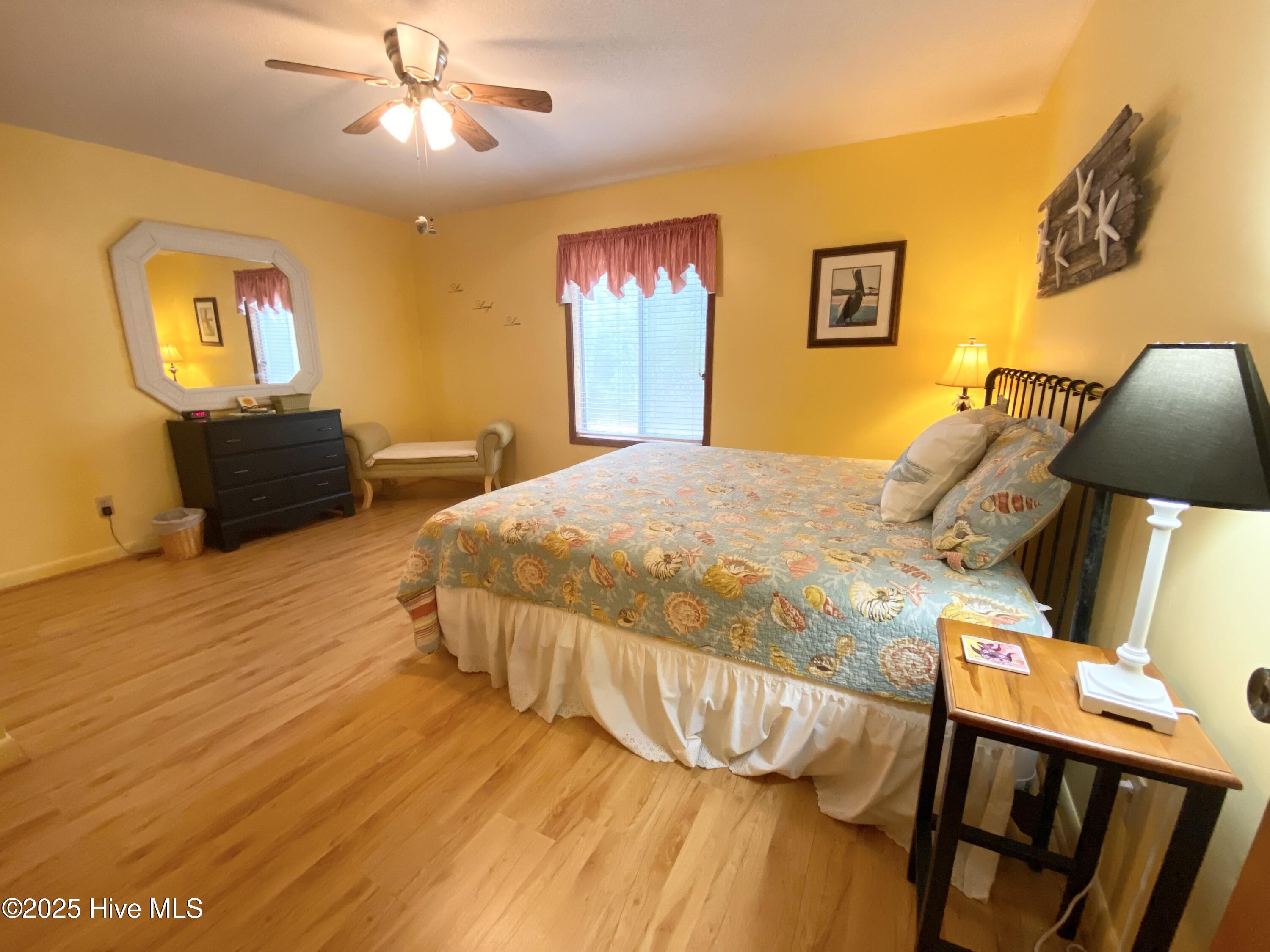 100501083 | Photo 17