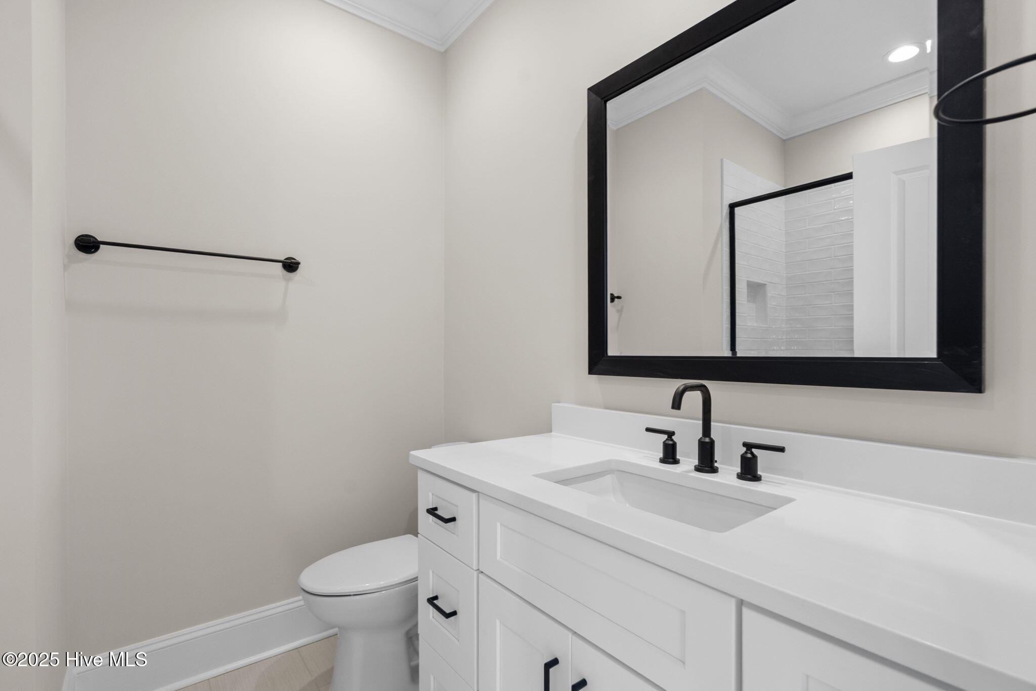 100547406 | Photo 56