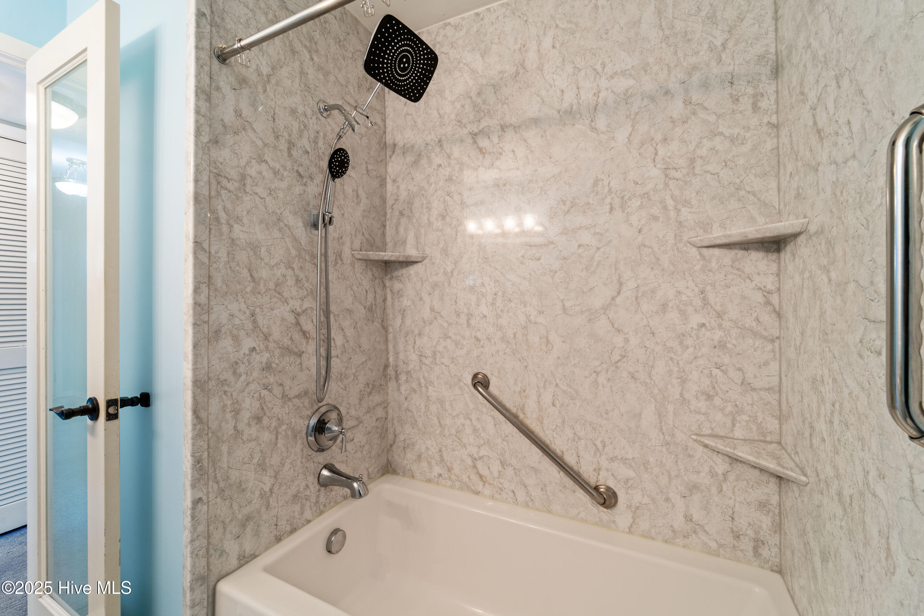 100549191 | Photo 12