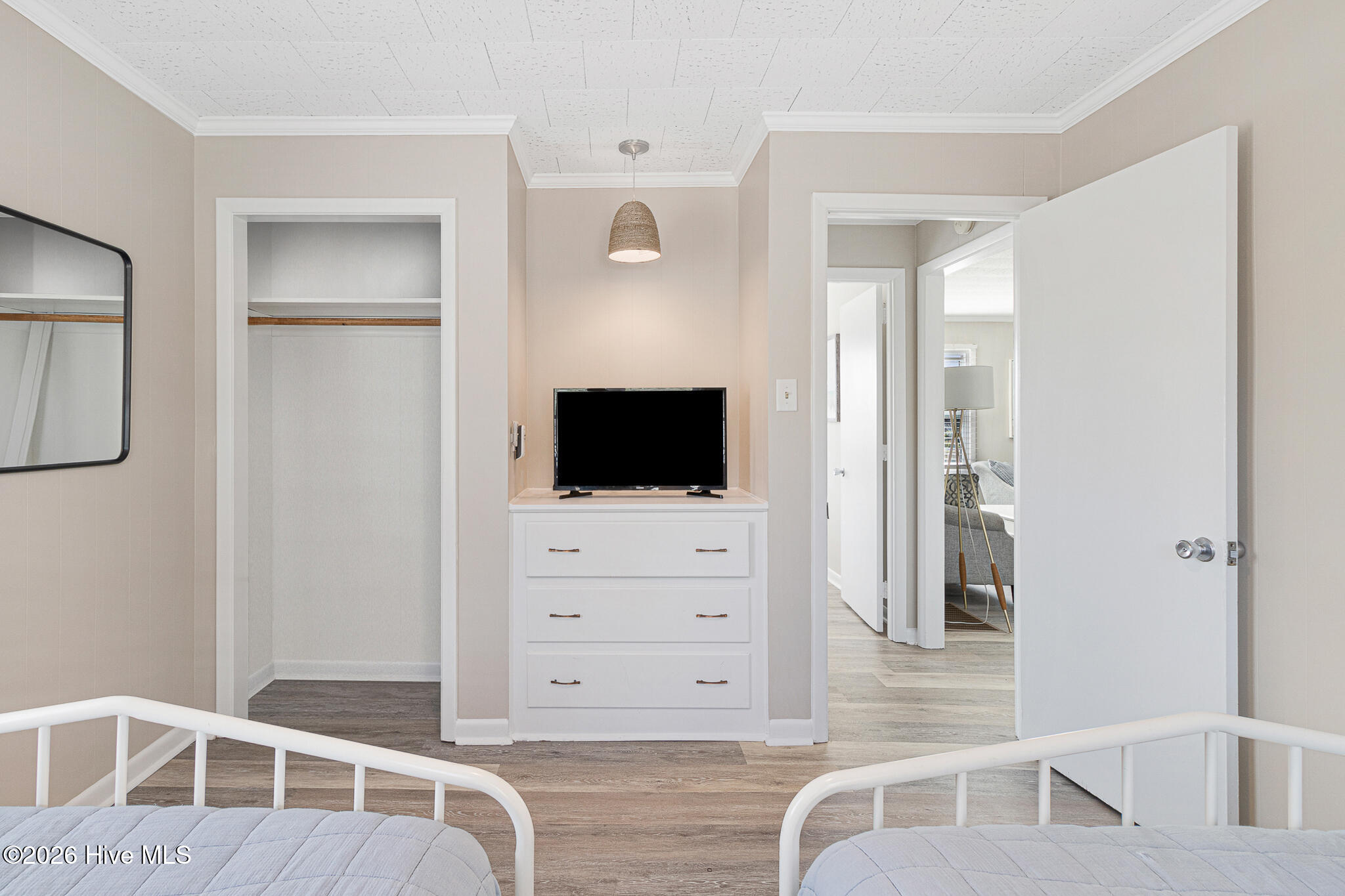 100553851 | Photo 23