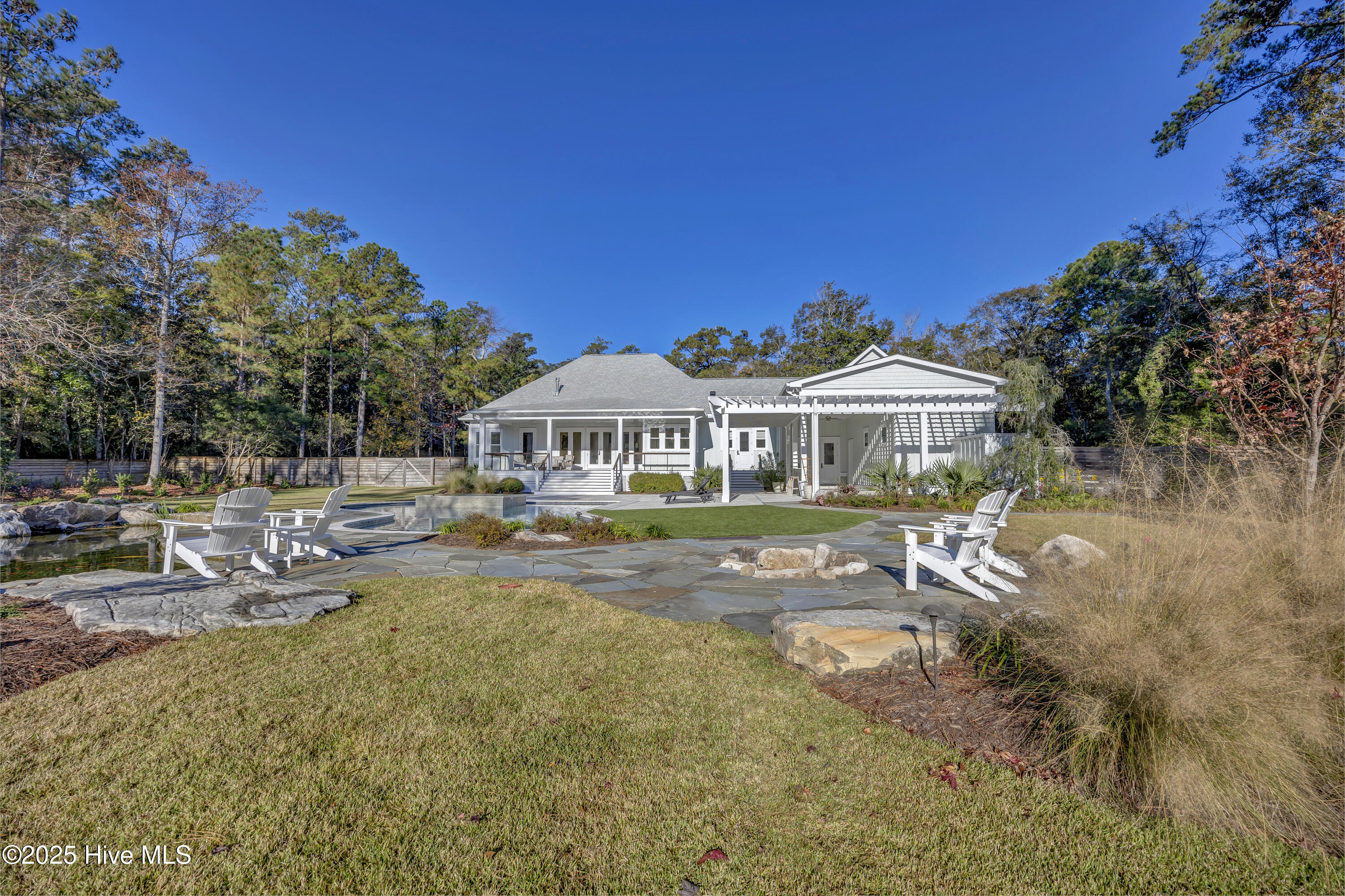 100543149 | Photo 58