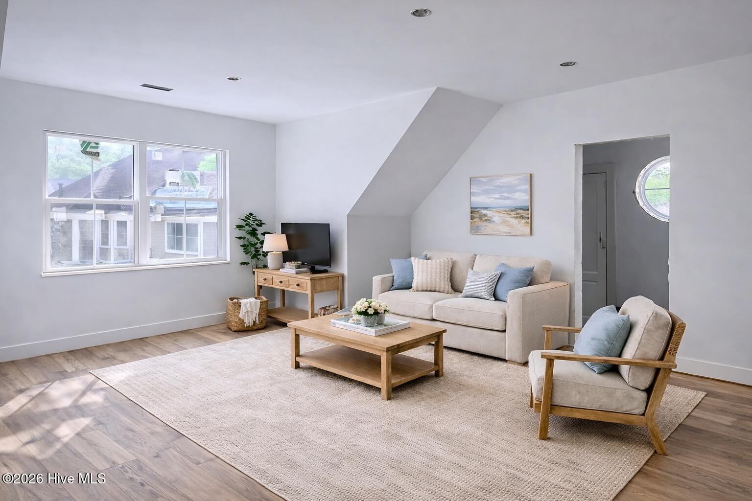 100543431 | Photo 42