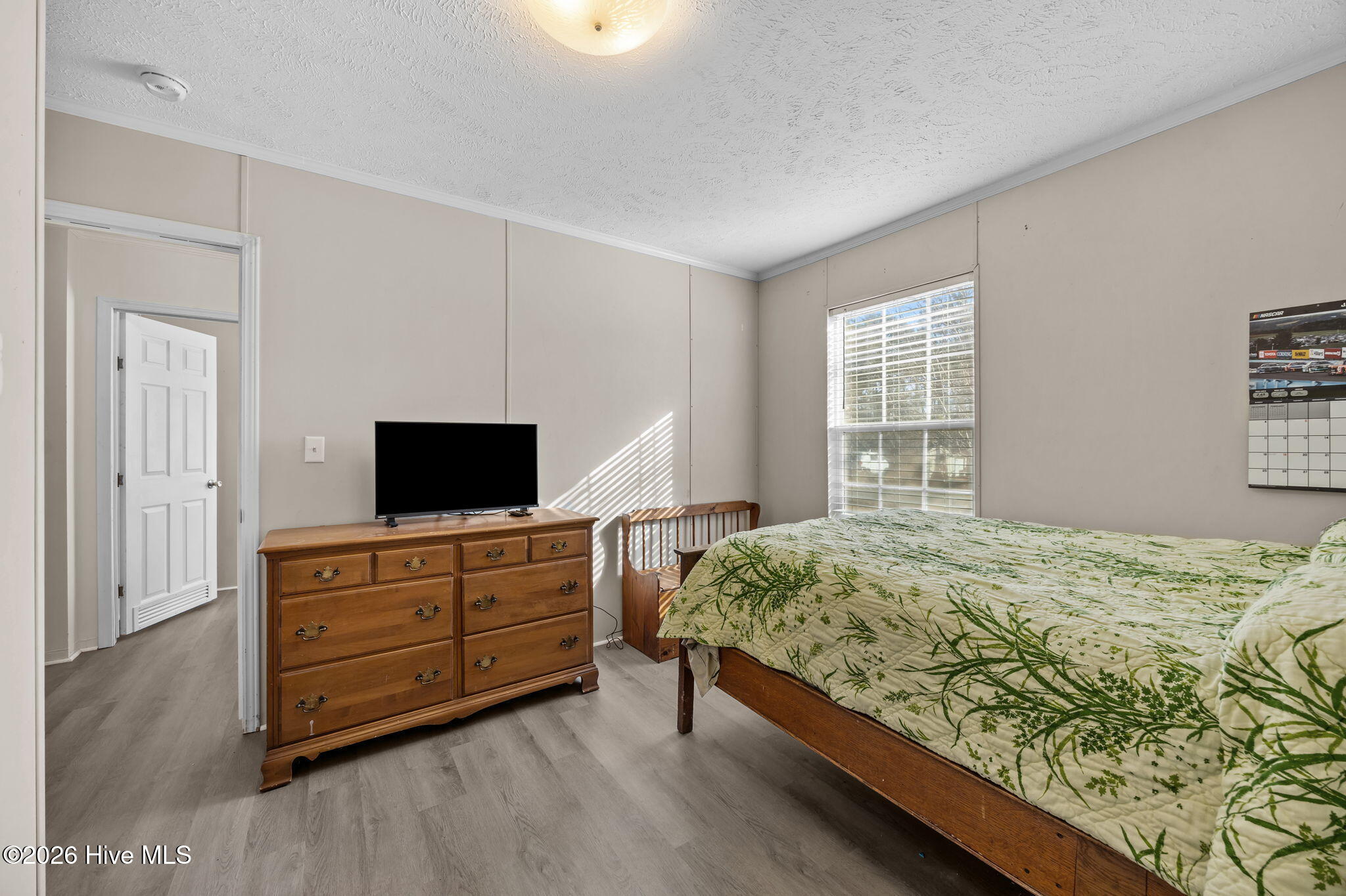 100550408 | Photo 25