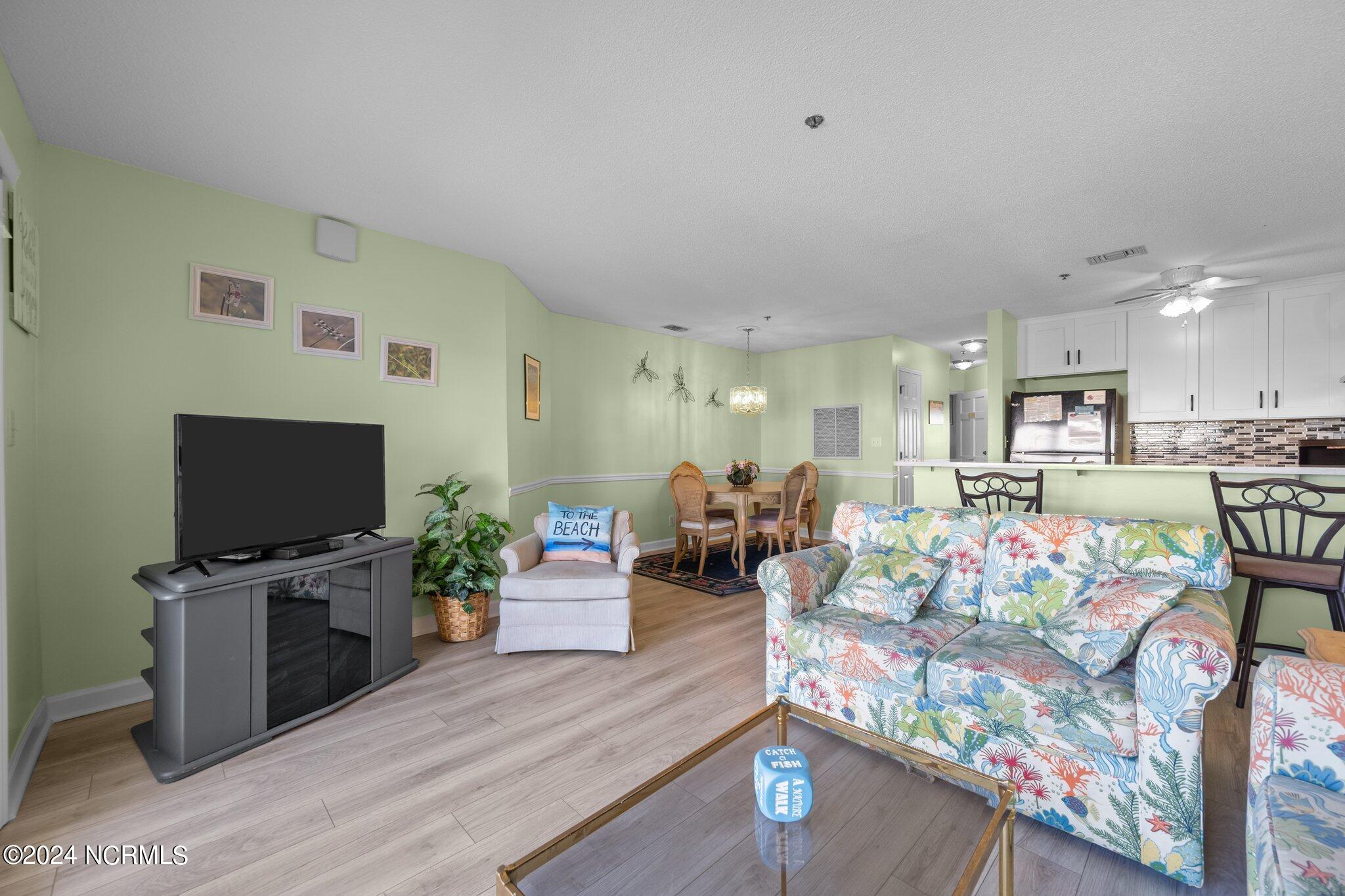 100461796 | Photo 16