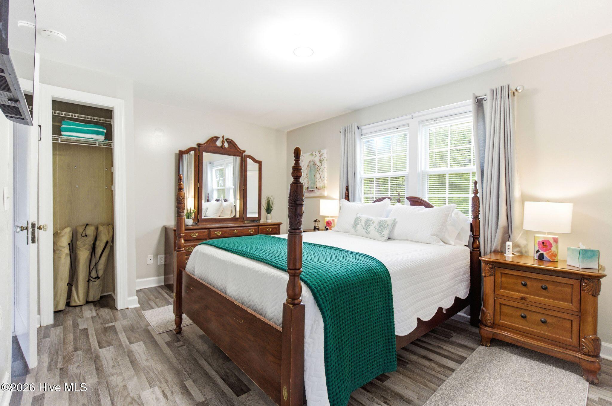 100565757 | Photo 26