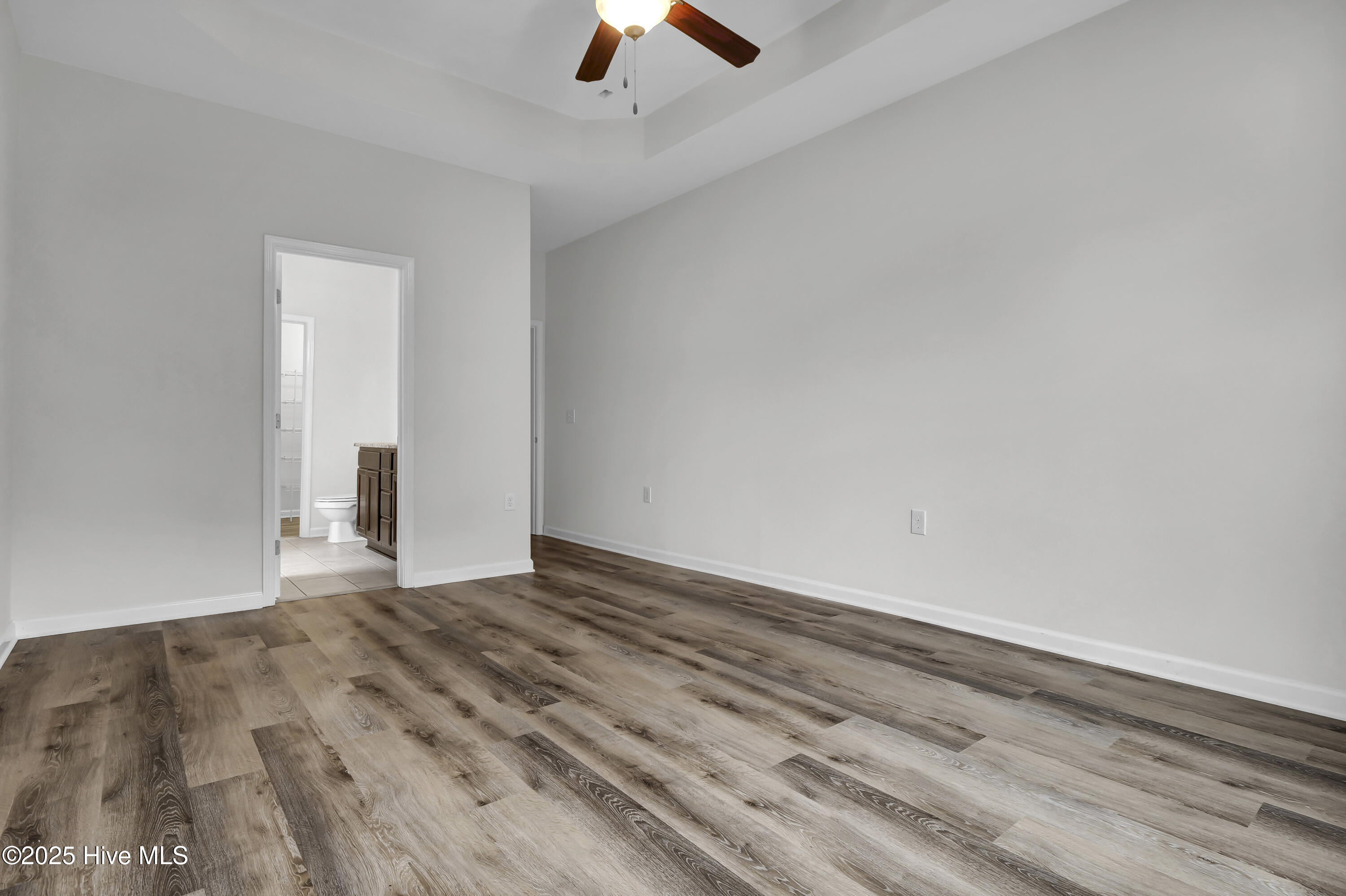 100488787 | Photo 15