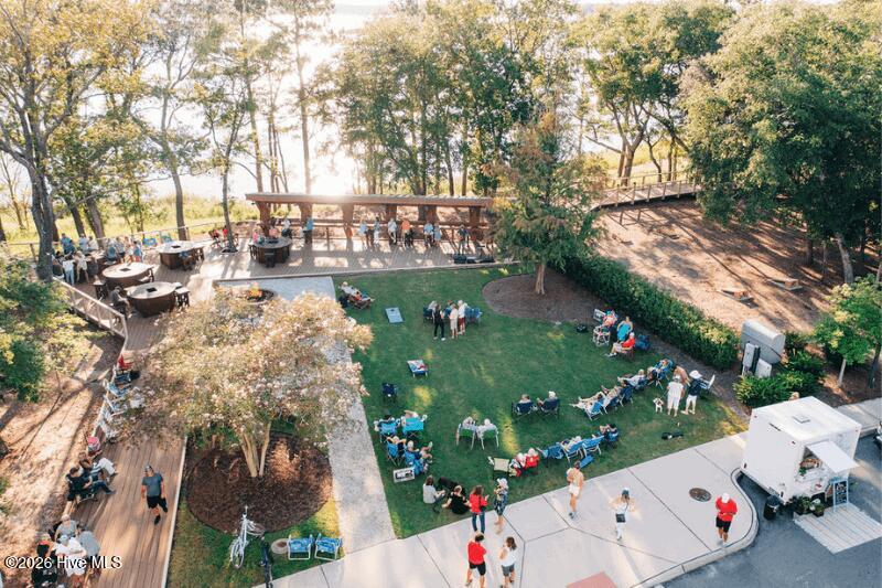 100553760 | Photo 16