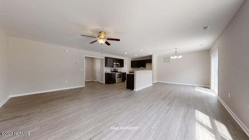 100518154 | Photo 28