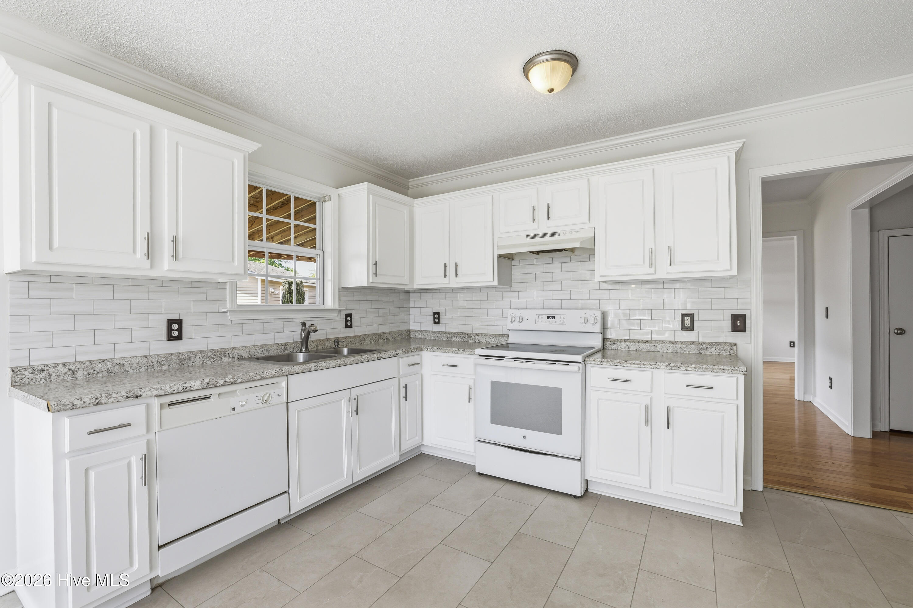 103 Exeter Court, Burgaw, NC 28425 – photo 9: Photo Apr 04 2026, 12 42 27 (24)