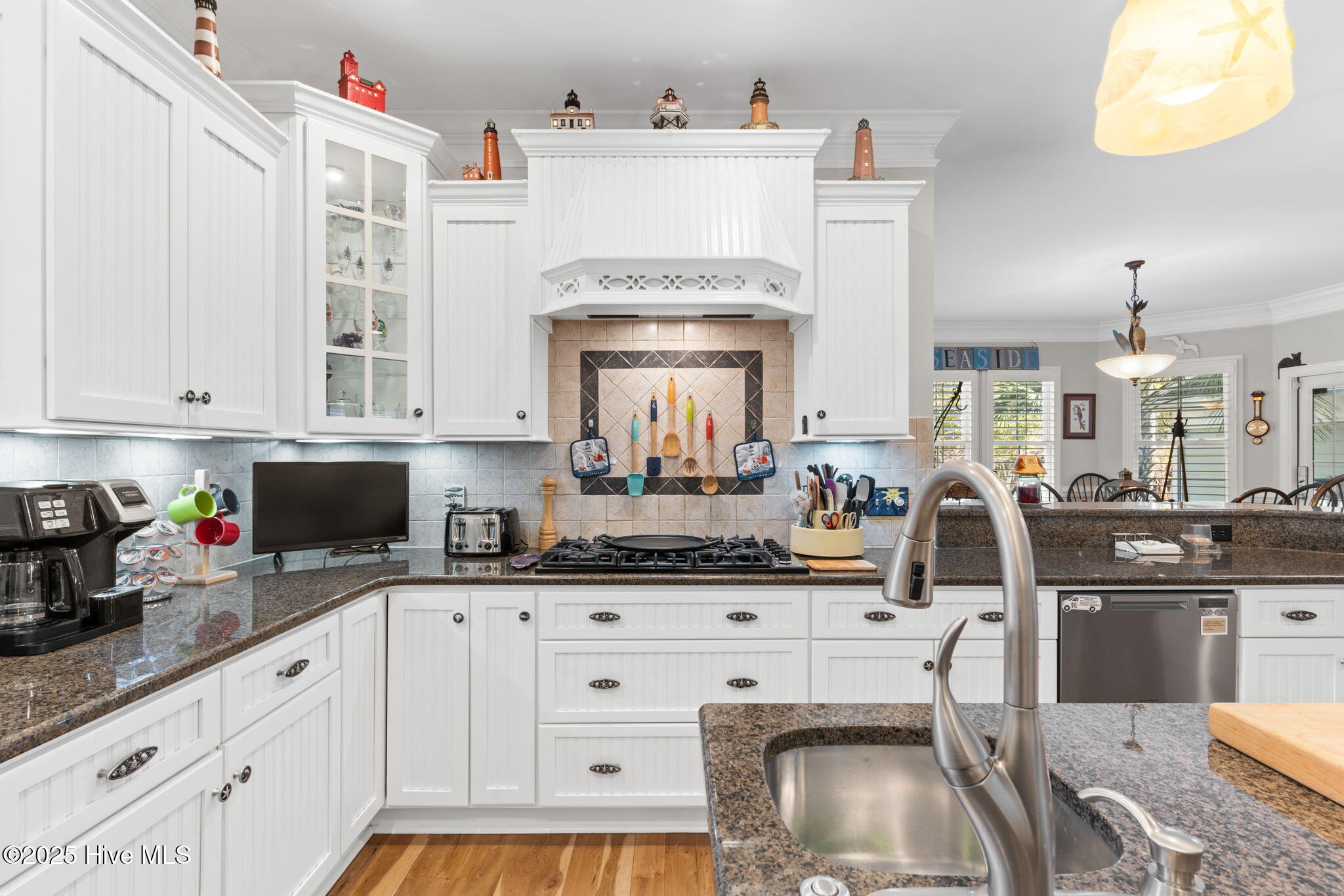 100544060 | Photo 17