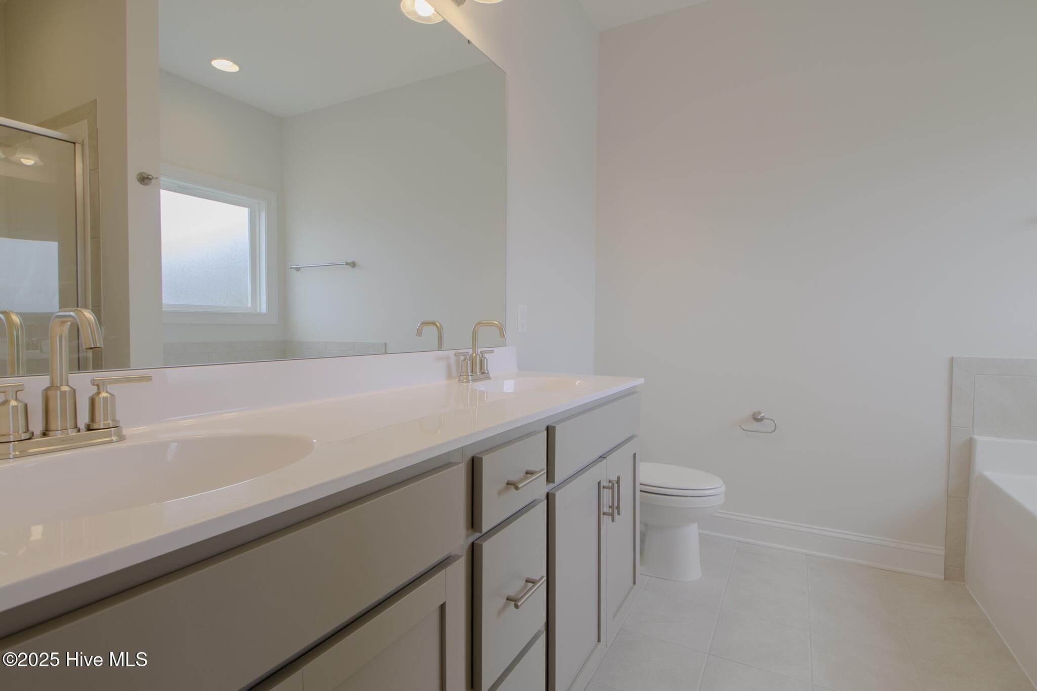 100518948 | Photo 17