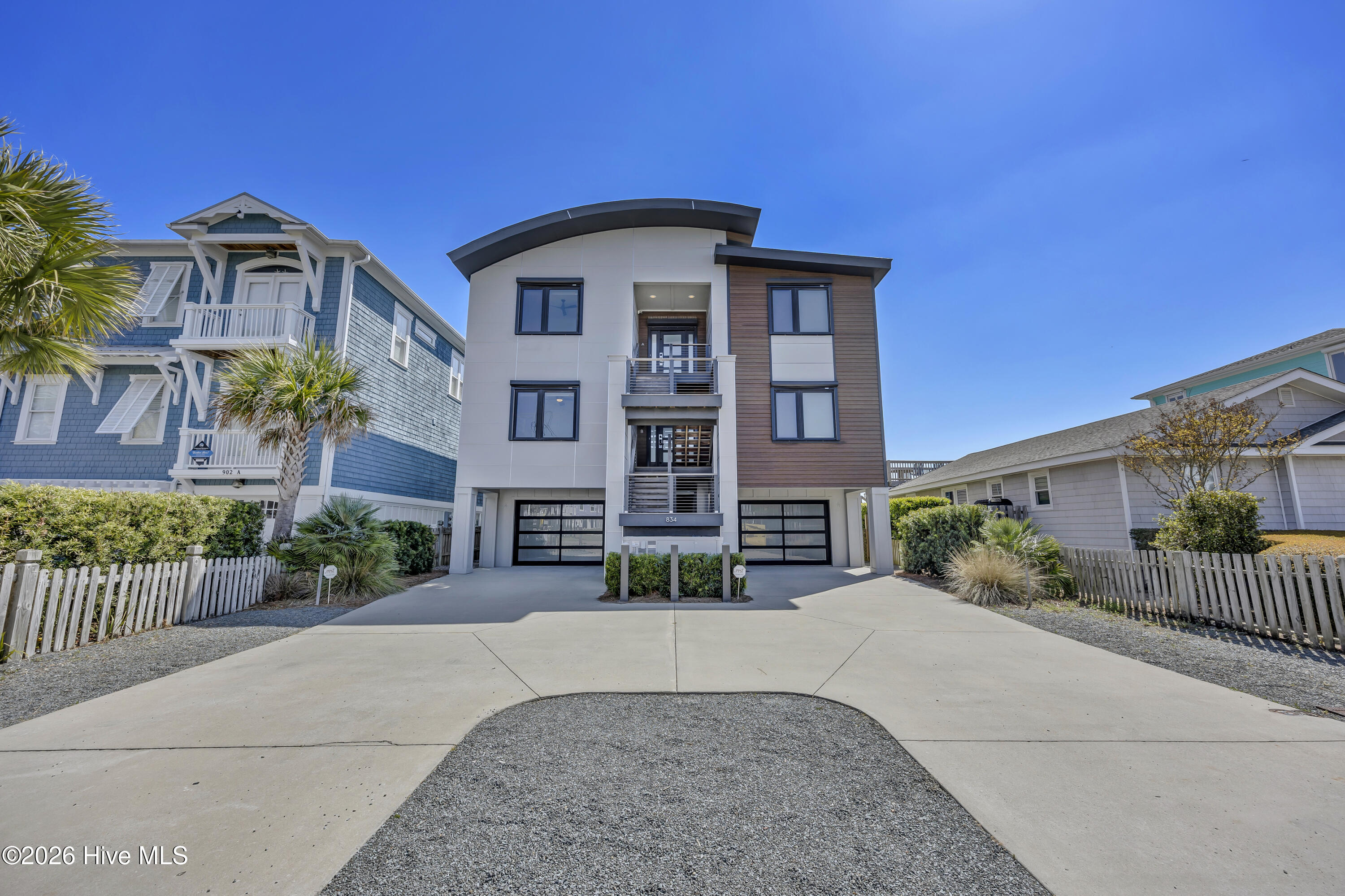 100565280 | Photo 94