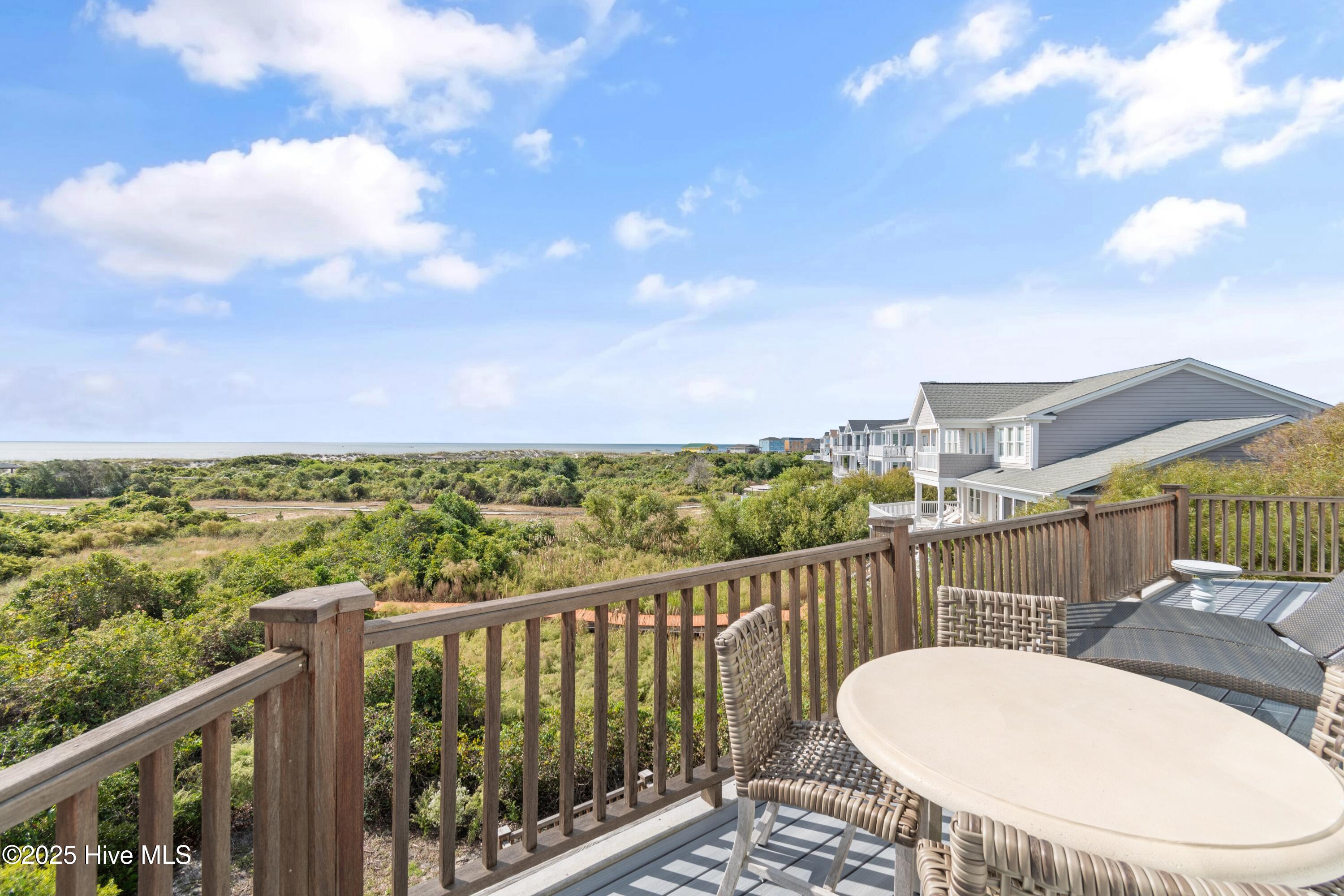 100536702 | Photo 100